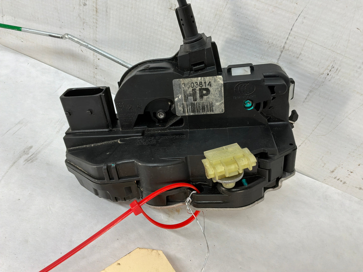 Rh front door actuator - Day's Parts Yard