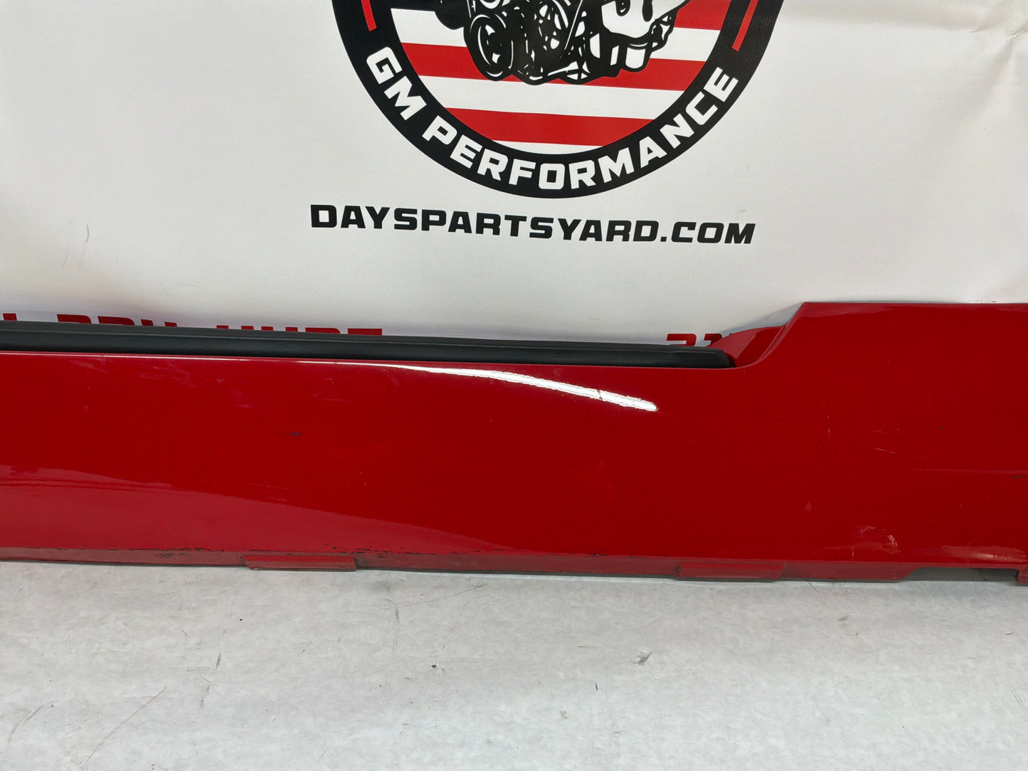 2013 Chevy Camaro 1LE LH Driver Rocker Molding Side Skirt Panel Red OEM