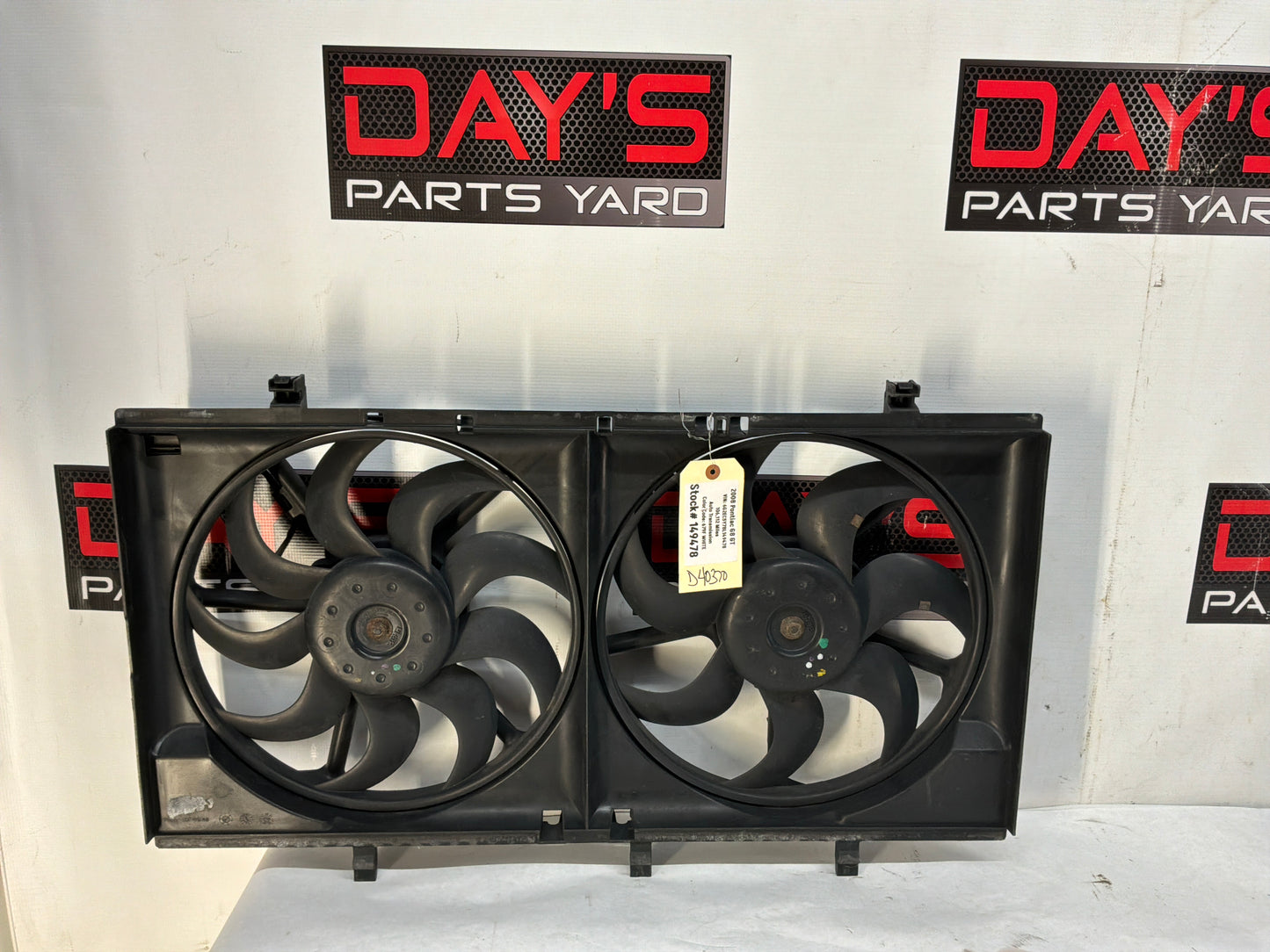 2008 Pontiac G8 GT Dual Radiator Electric Coolant Cooling Fans Assembly OEM