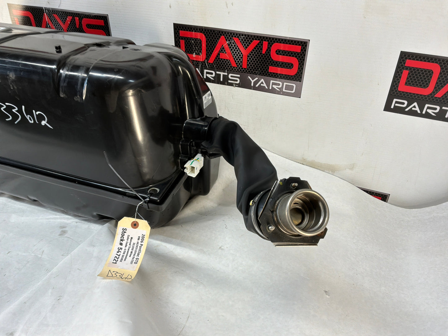 Fuel tank - Day's Parts Yard