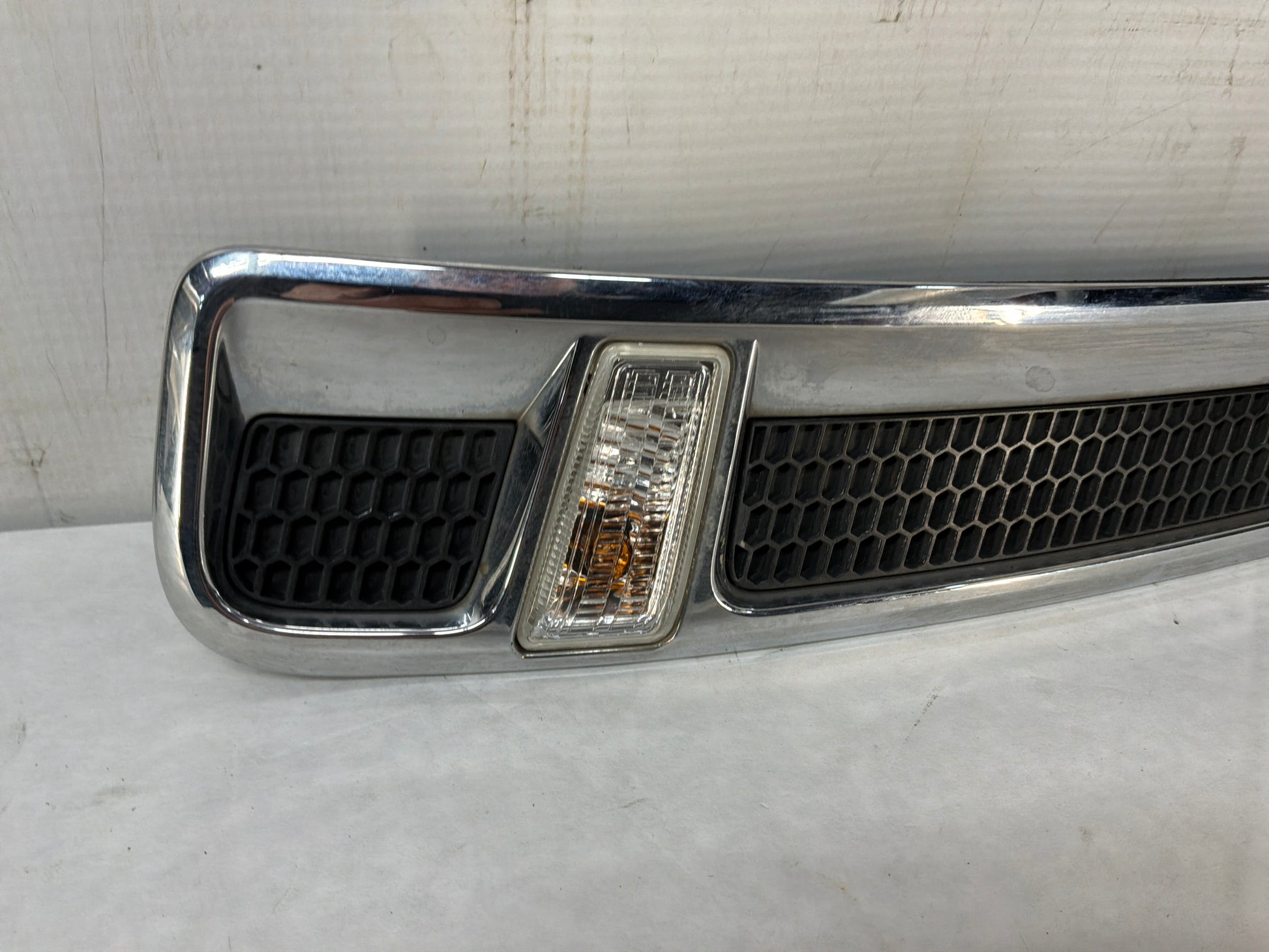 2014 Chevy SS Sedan LH Driver Fender Side Marker Lights Tail Lamp OEM - Day's Parts Yard
