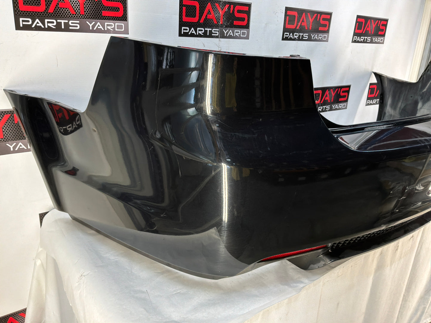 Rear bumper - Day's Parts Yard