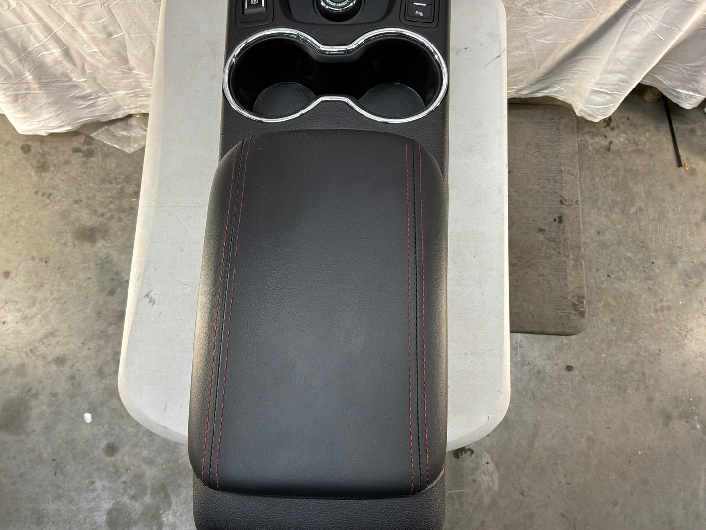 Dash and center console - Day's Parts Yard