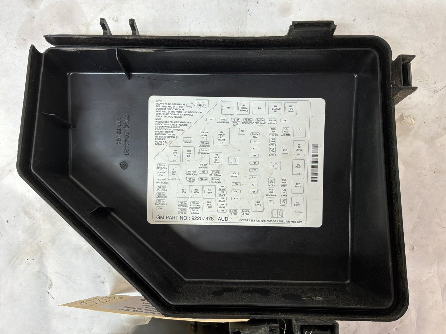 2008 Pontiac G8 GT Engine Bay Fuse Relay Wiring Junction Block Box Cover Lid OEM
