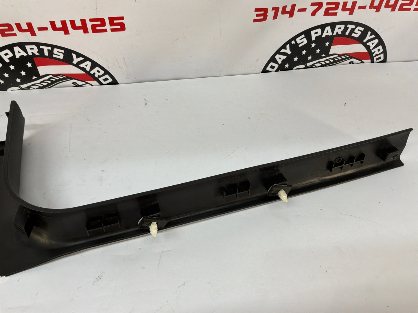 2006 Cadillac CTS-V RH Passenger Front Sill Kick Plate Trim OEM