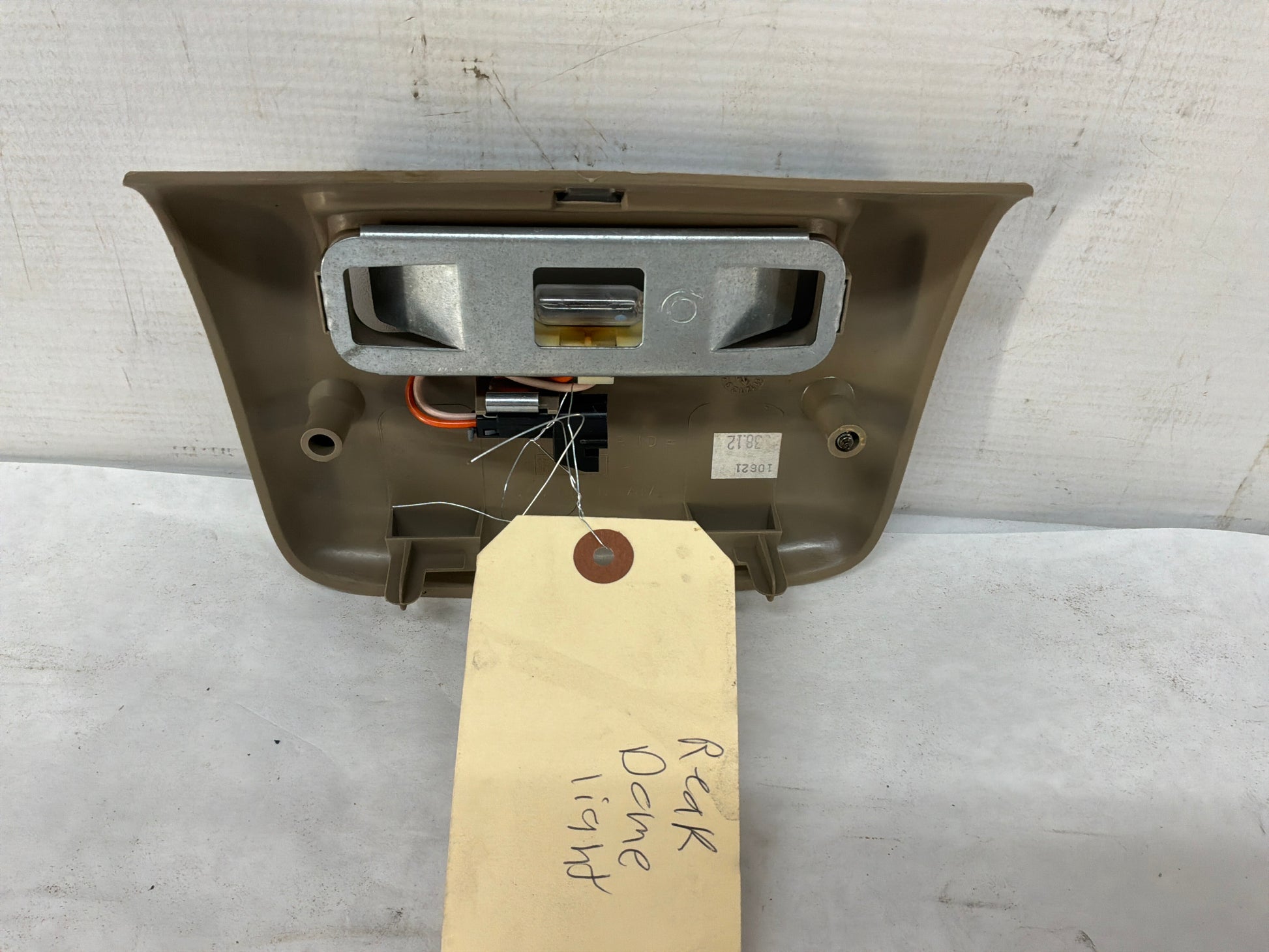 Rear dome light - Day's Parts Yard