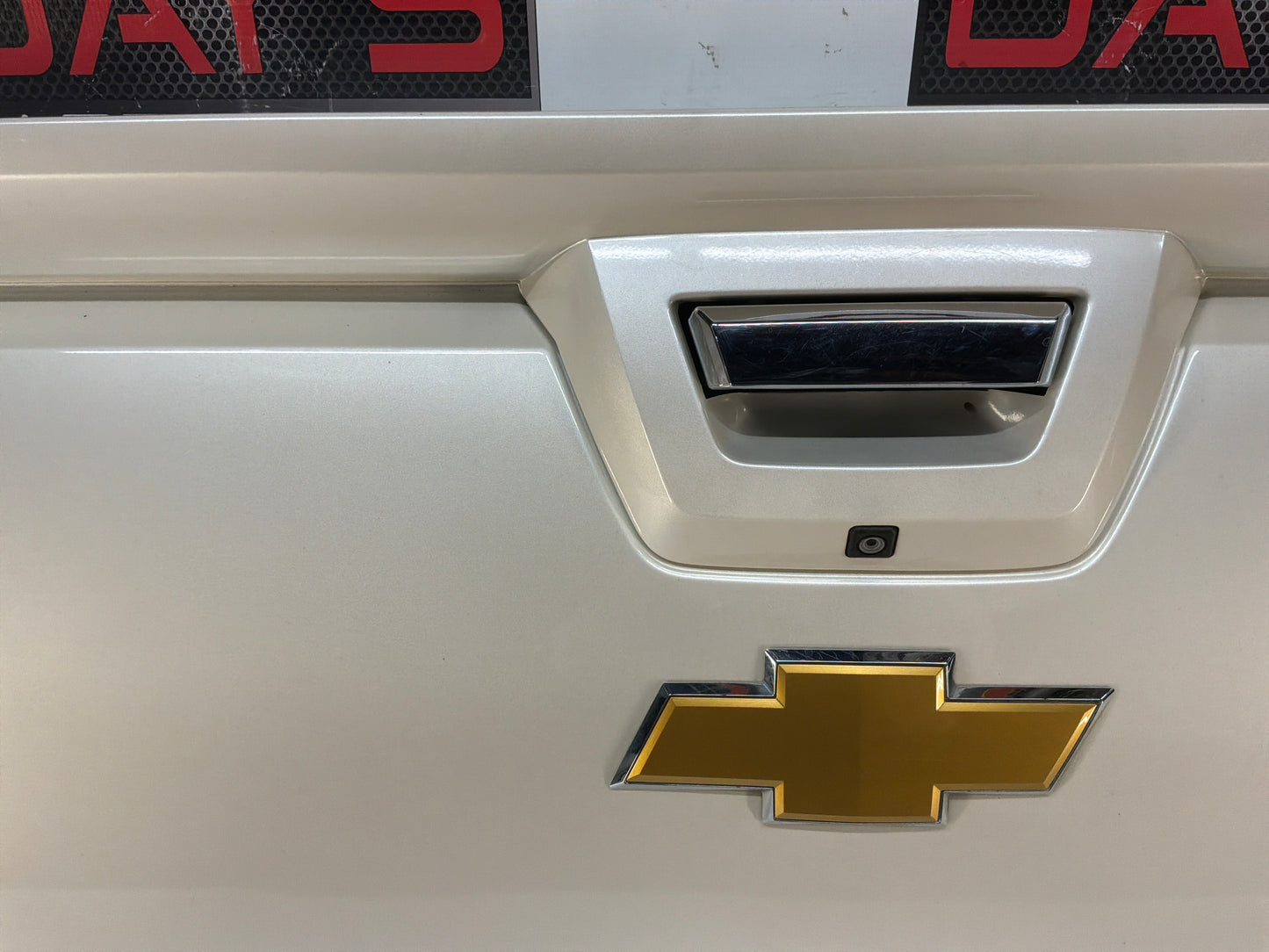 2012 Chevy Avalanche  Tailgate Tail Gate OEM
