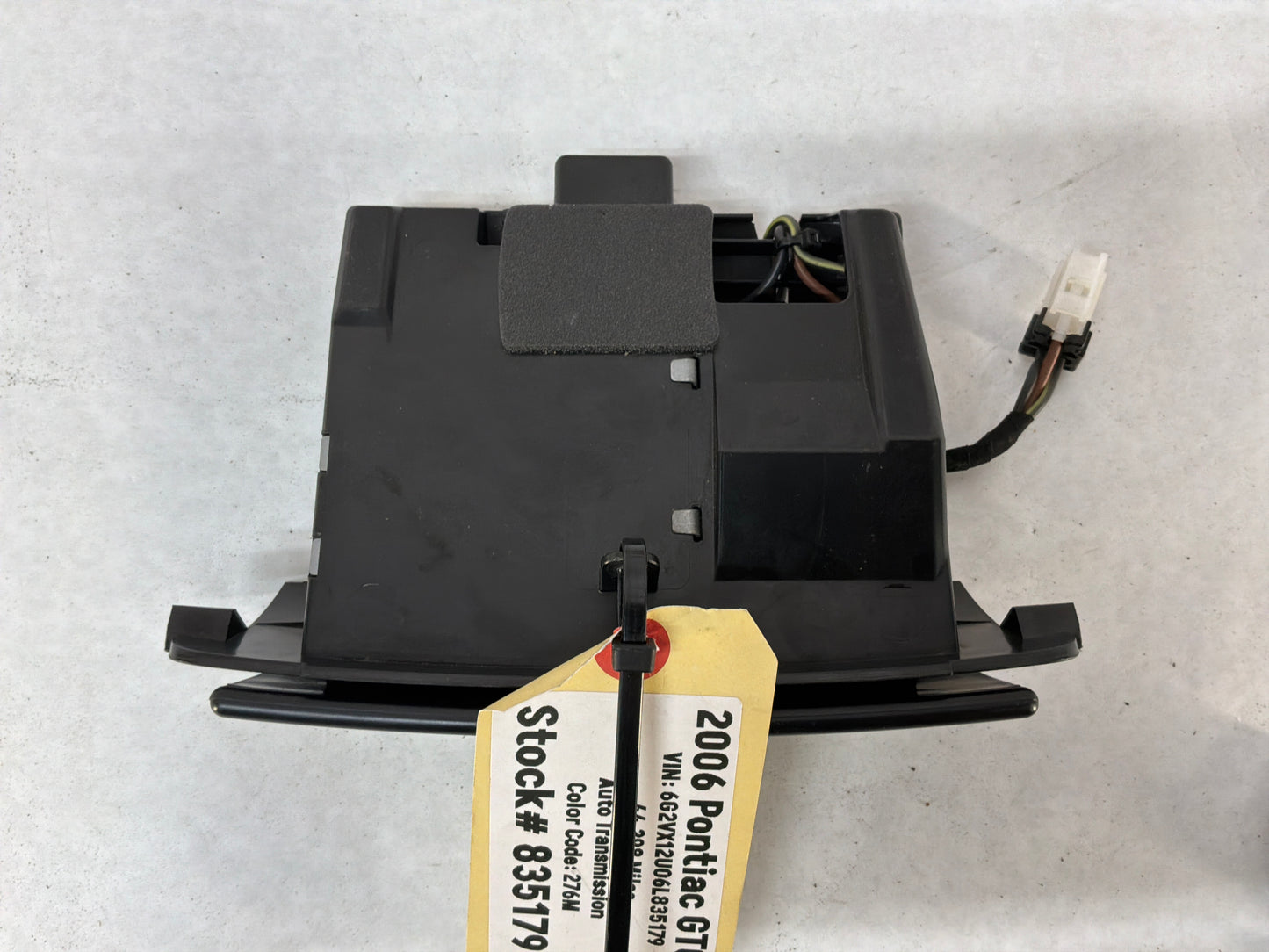 2006 Pontiac GTO Lower Radio Ashtray Compartment Smokers Package OEM