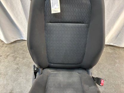 Front seats - Day's Parts Yard