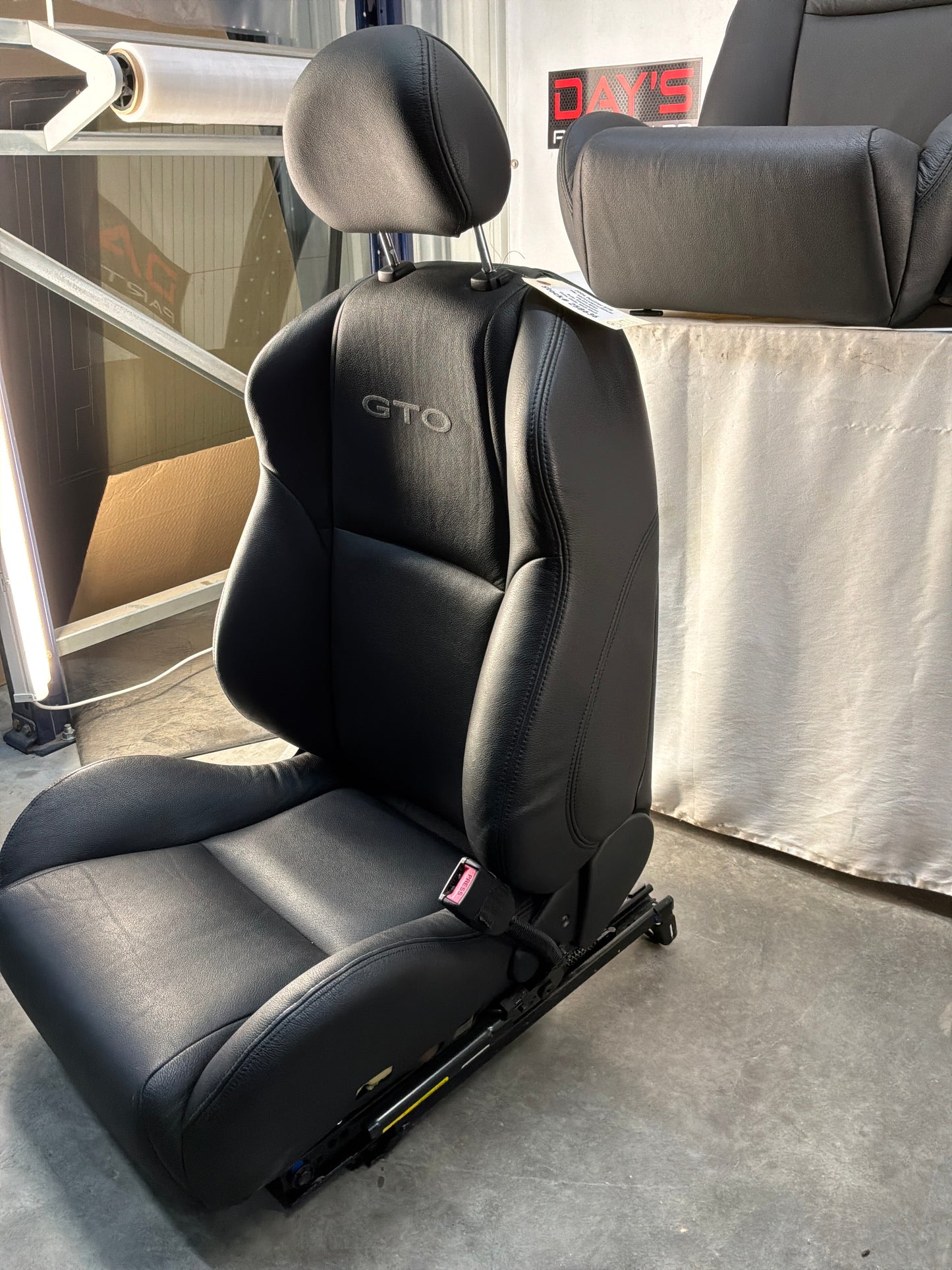 2004 Pontiac GTO Seats Fronts and Rears Black Leather OEM