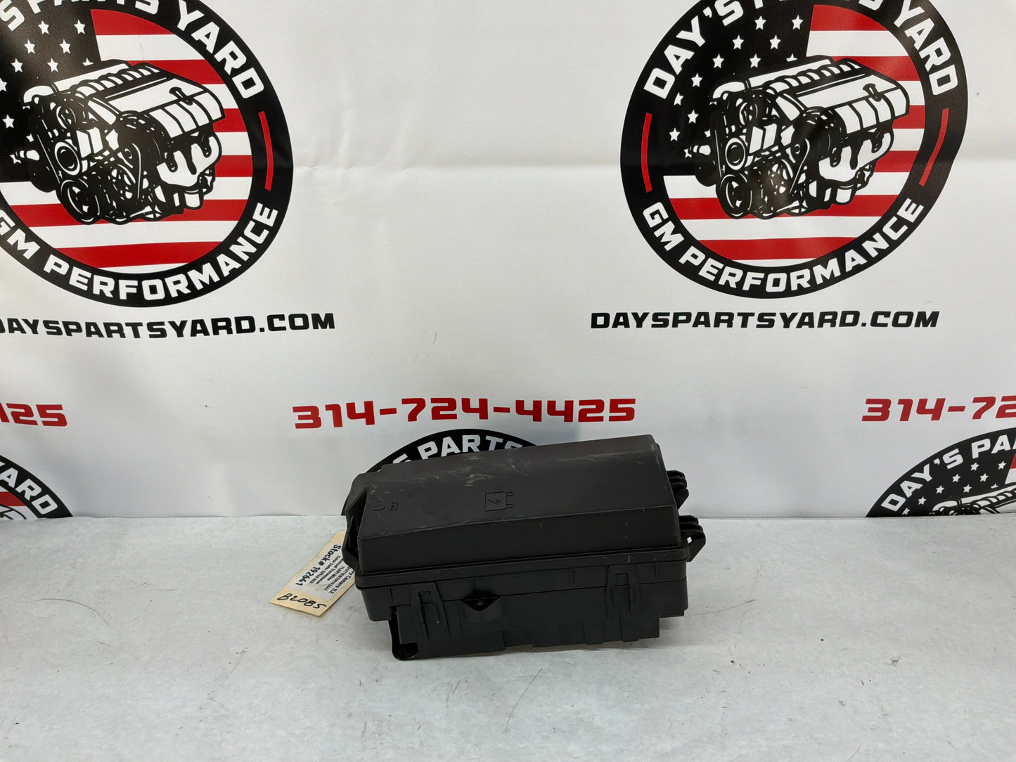 2013 Chevy Camaro 1LE Engine Bay Accessory Wiring Junction Fuse Relay Box Block OEM