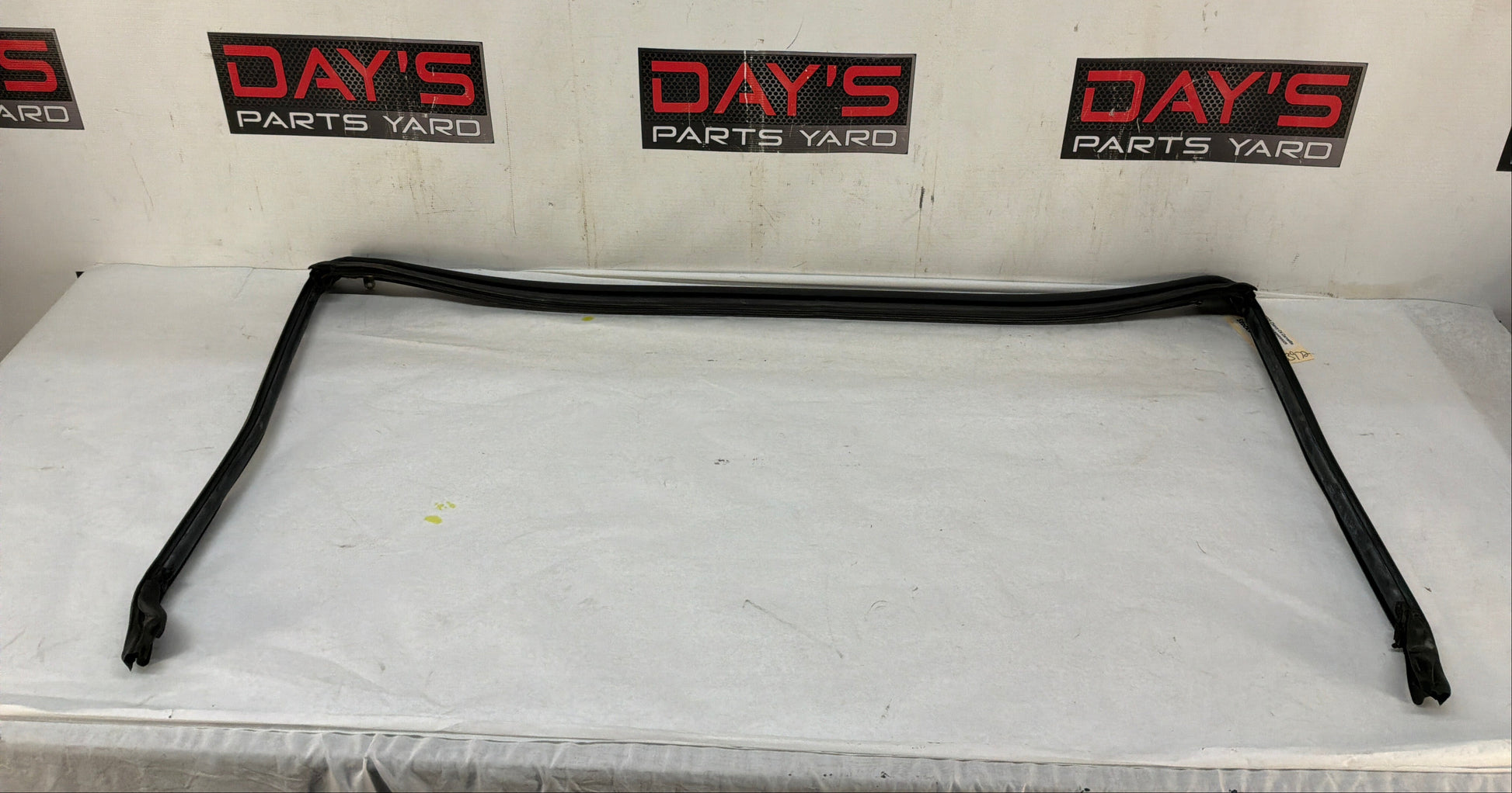 Windshield strip - Day's Parts Yard