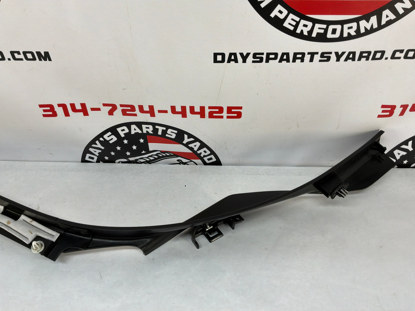 2016 Cadillac CTS-V RH Passenger Rear Sill Kick Plate Trim OEM