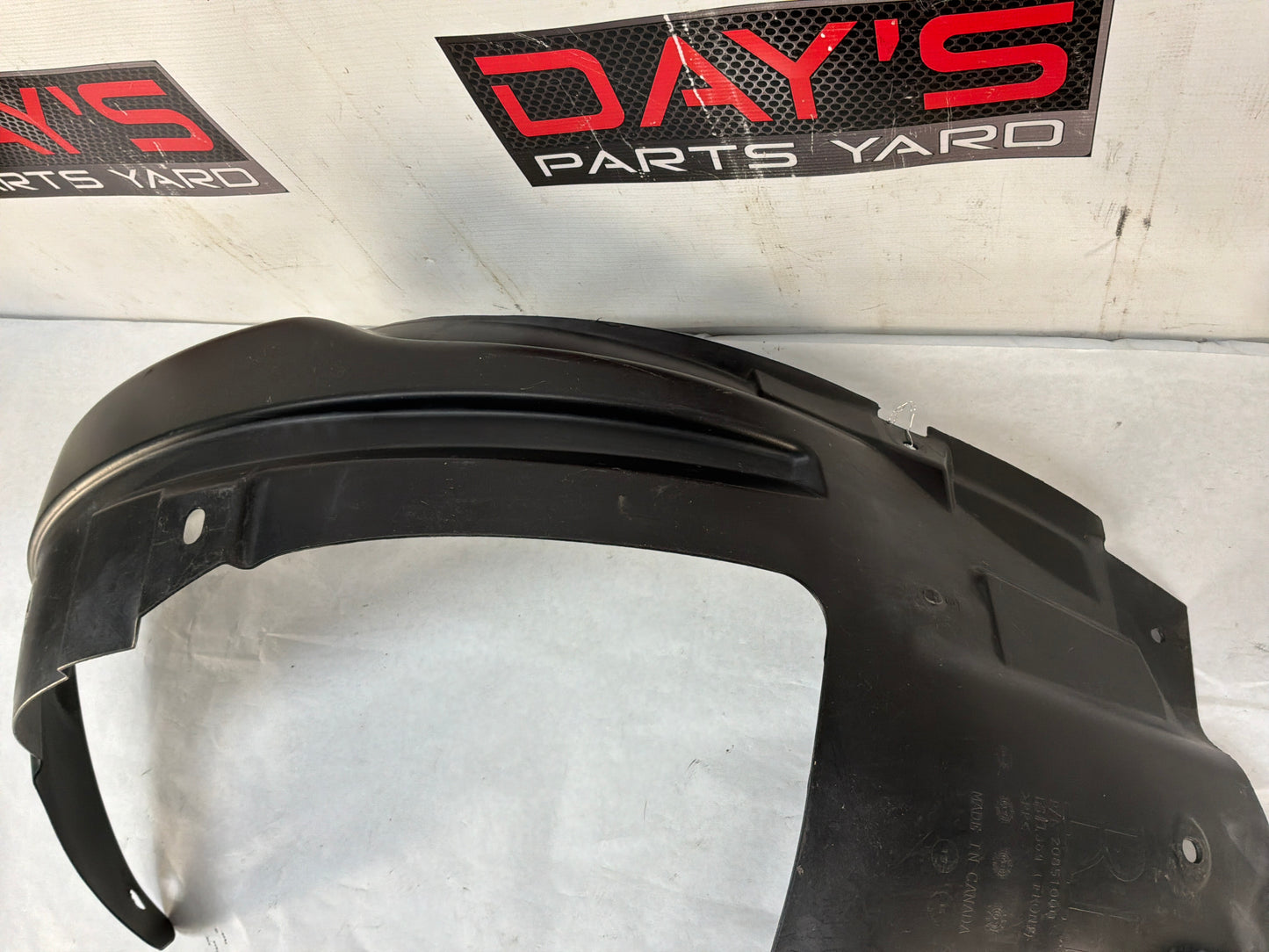 Rh front wheel liner - Day's Parts Yard