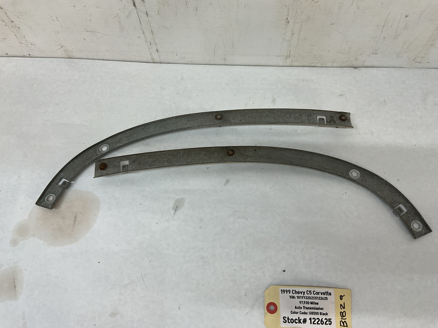 1999 Chevy C5 Corvette Rear Bumper Quarter Fender Outer Bracket Retainer Support OEM