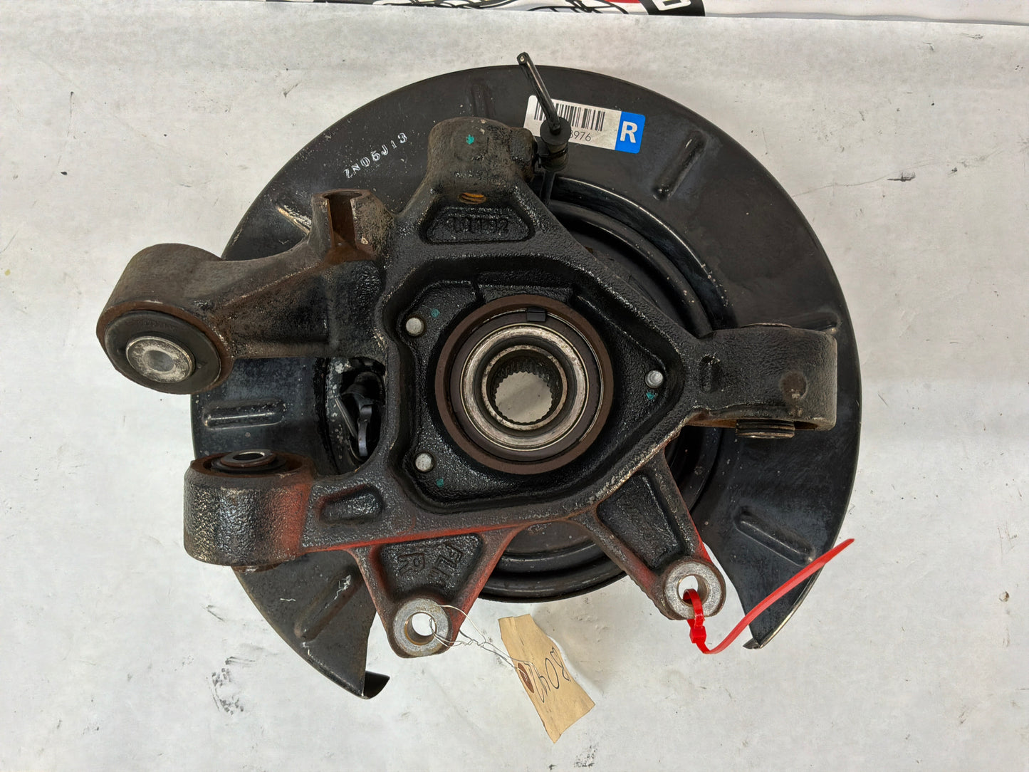 2014 Chevy SS Sedan RH Passenger Rear Suspension Spindle Hub Knuckle Wheel Bearing OEM