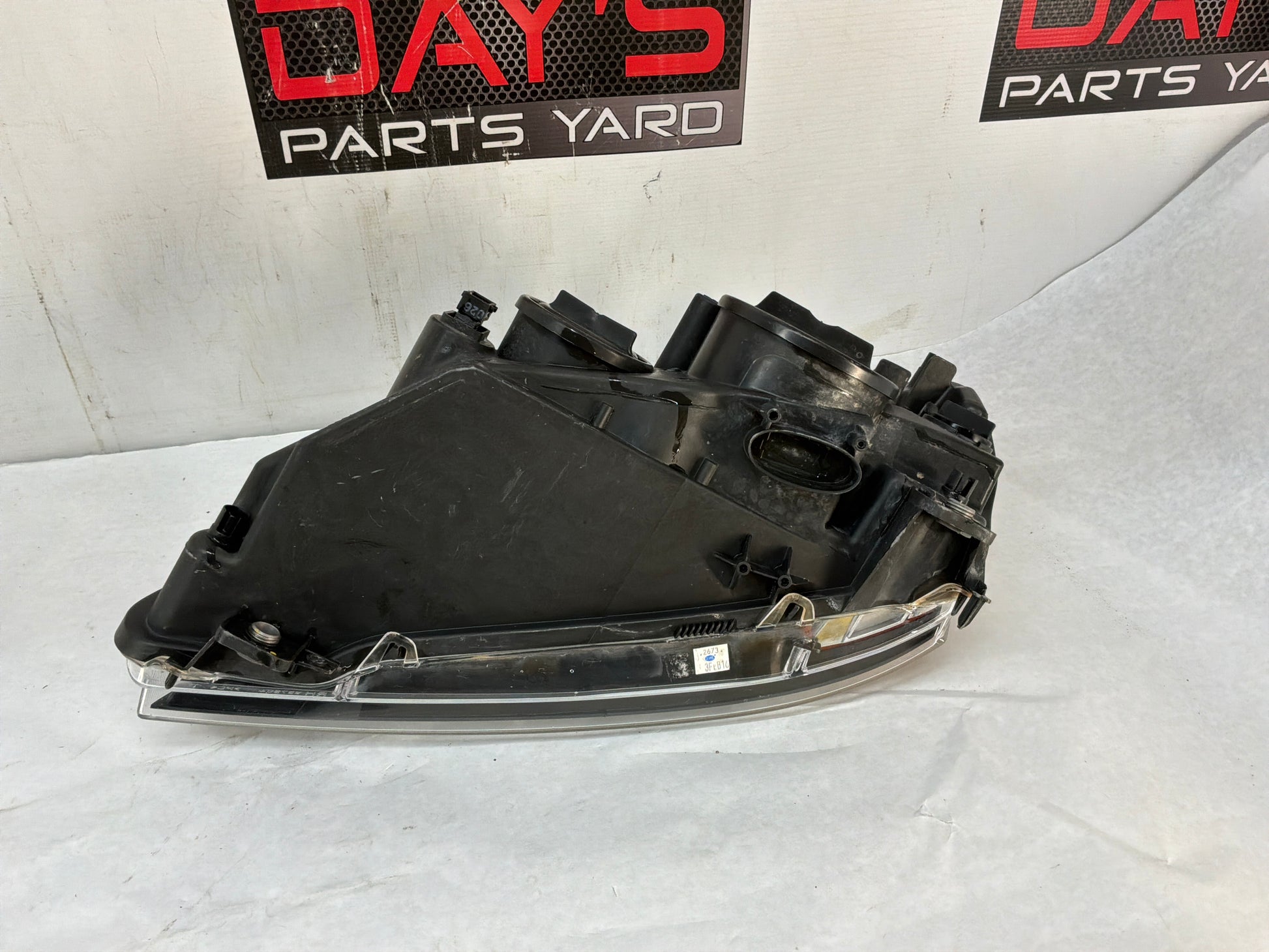 Headlight - Day's Parts Yard