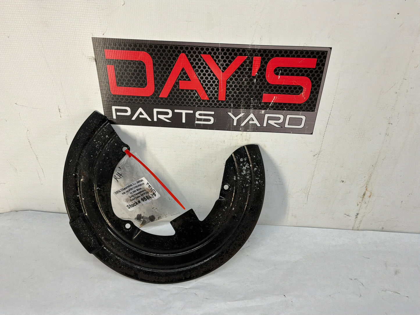 Rh dust cover - Day's Parts Yard