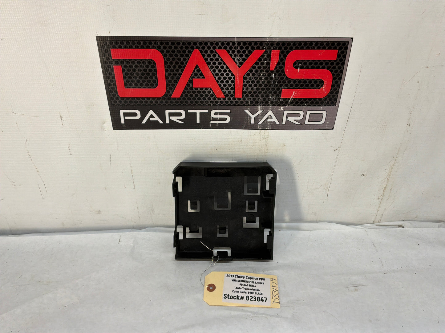 Ecu bracket - Day's Parts Yard