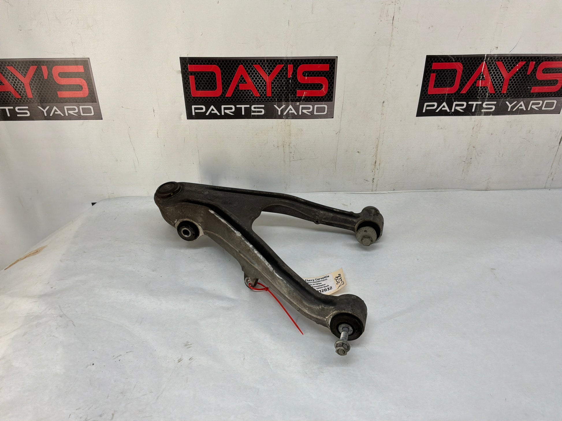Rh rear lower control arm - Day's Parts Yard