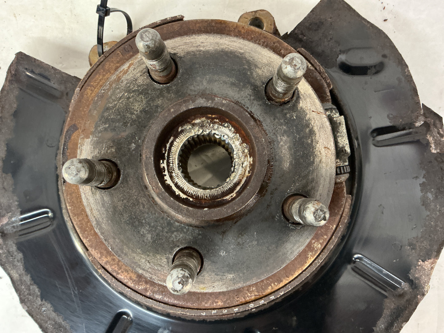 2008 Pontiac G8 GT LH Driver Rear Suspension Spindle Hub Knuckle OEM