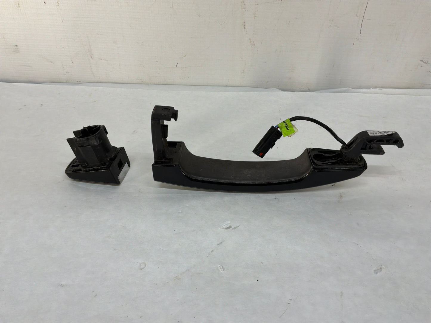 2017 Chevy SS Sedan RH Passenger Front Exterior Door Handle OEM