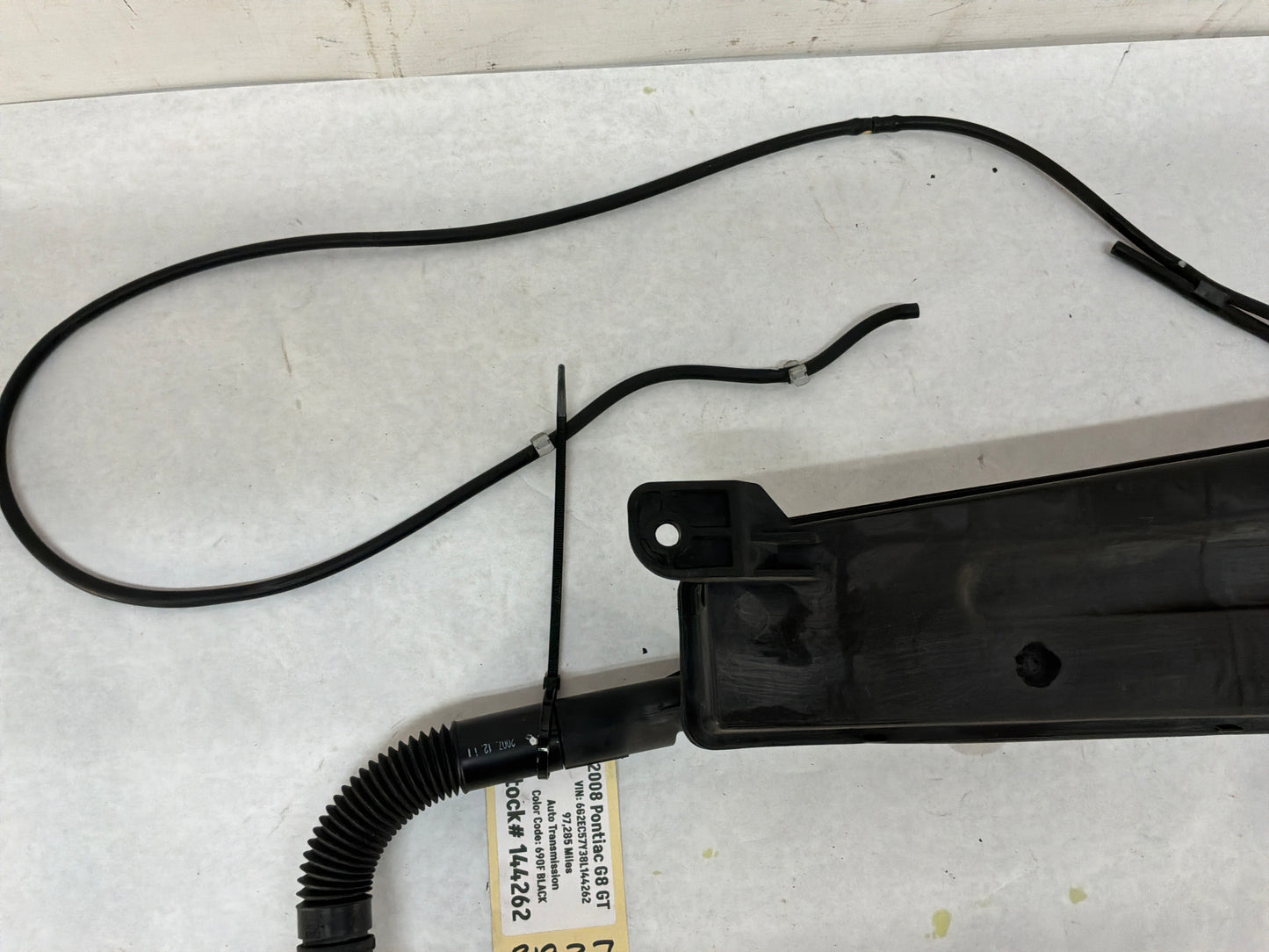 2008 Pontiac G8 GT Windshield Washer Reservoir Overflow Tank Bottle OEM
