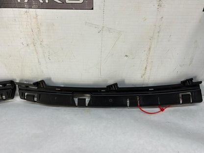 2015 Chevrolet Camaro SS 1LE RH & LH Taillight Tail Light Bumper Brackets OEM