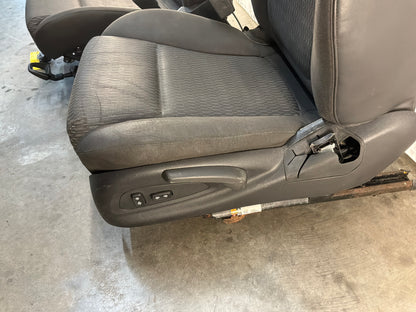 Front seats - Day's Parts Yard