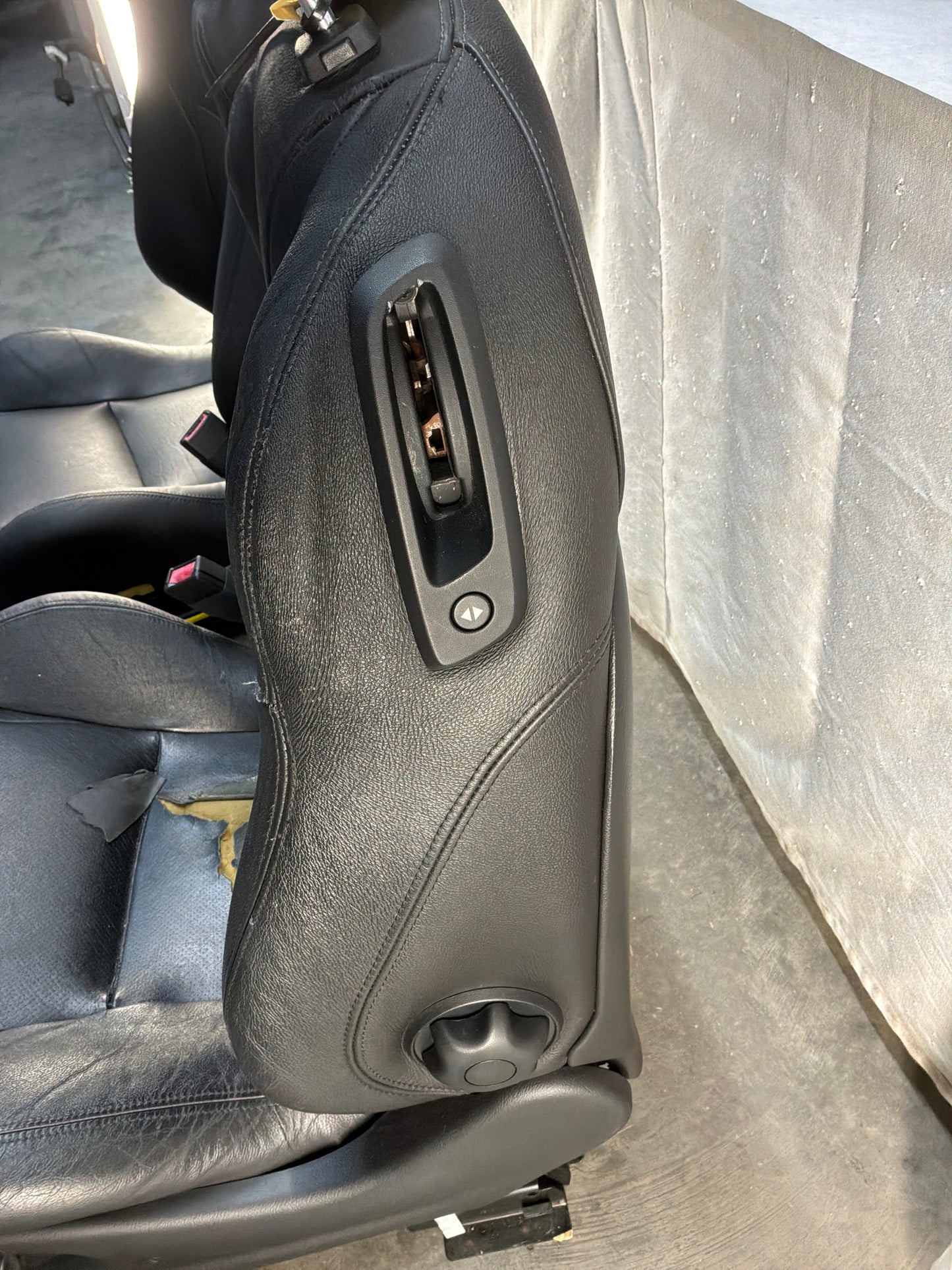 2006 Pontiac GTO Seats Fronts and Rears Black Leather OEM
