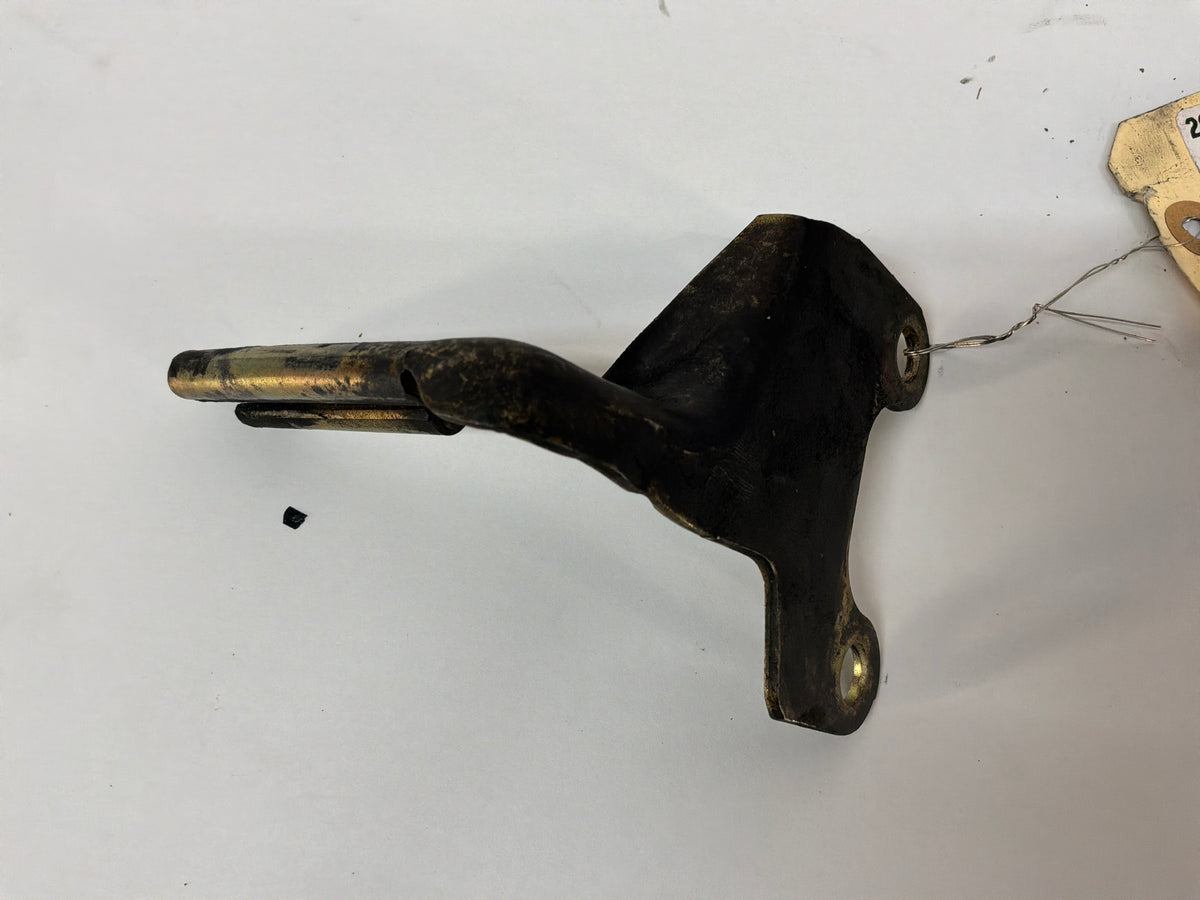 2002 Chevy Camaro Z28 V8 Exhaust Cat Converter Y-Pipe Bracket OEM