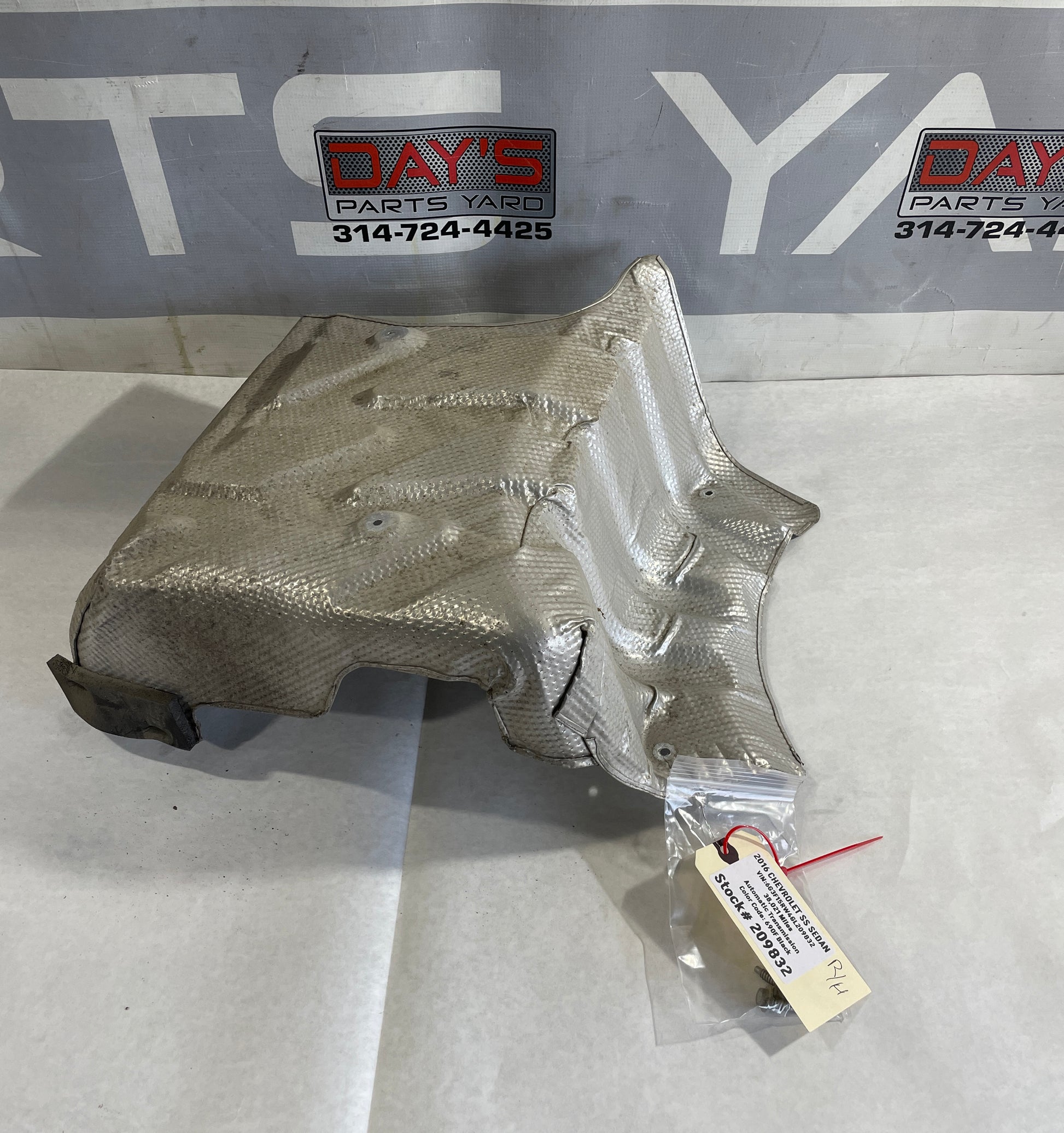 2016 Chevrolet SS sedan RH Exhaust Muffler Heat Shield OEM - Day's Parts Yard
