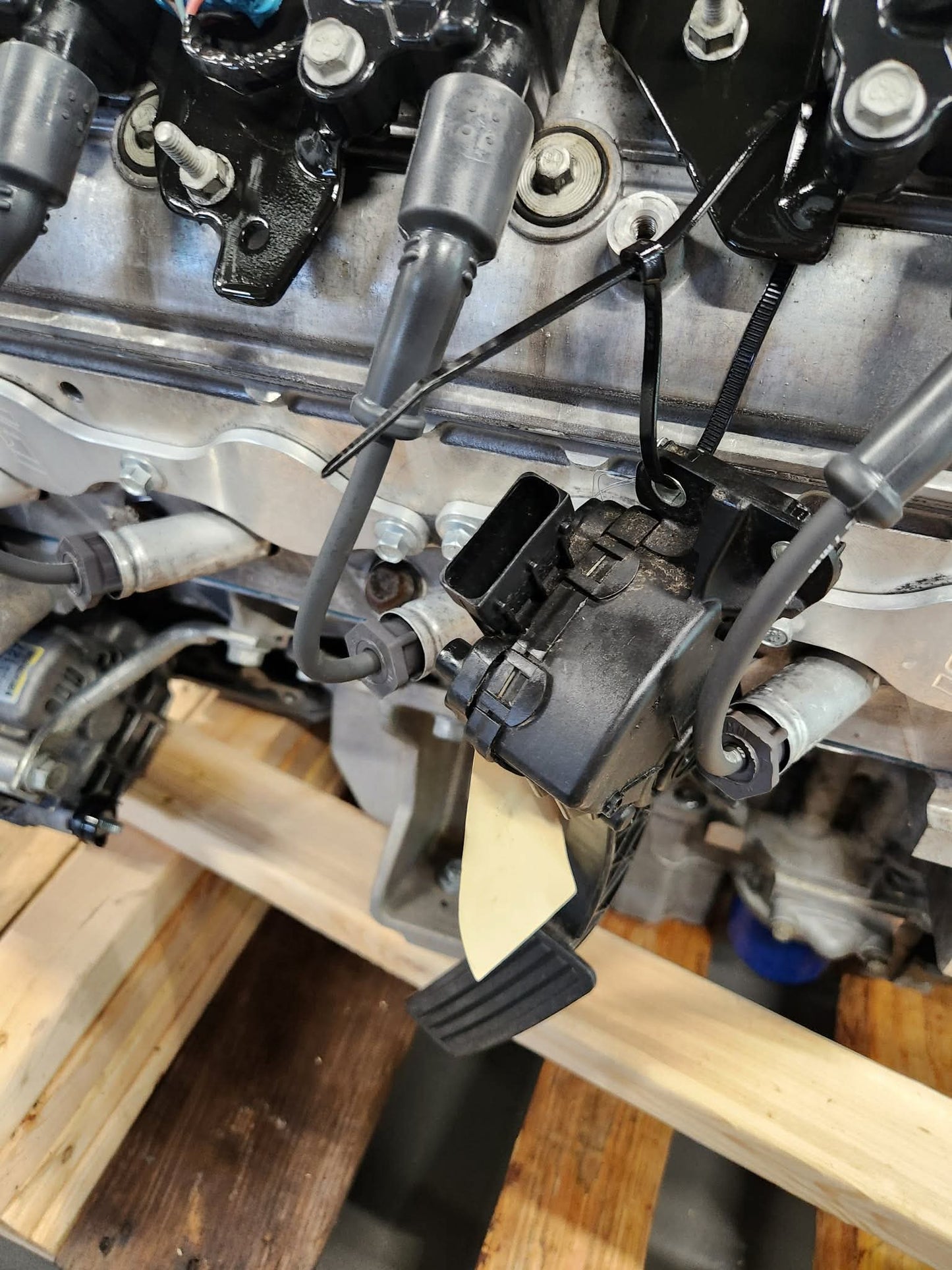 6.0L L77 L76 LS2 Engine 6L80 Automatic Transmission Drivetrain Pullout DOD Deleted