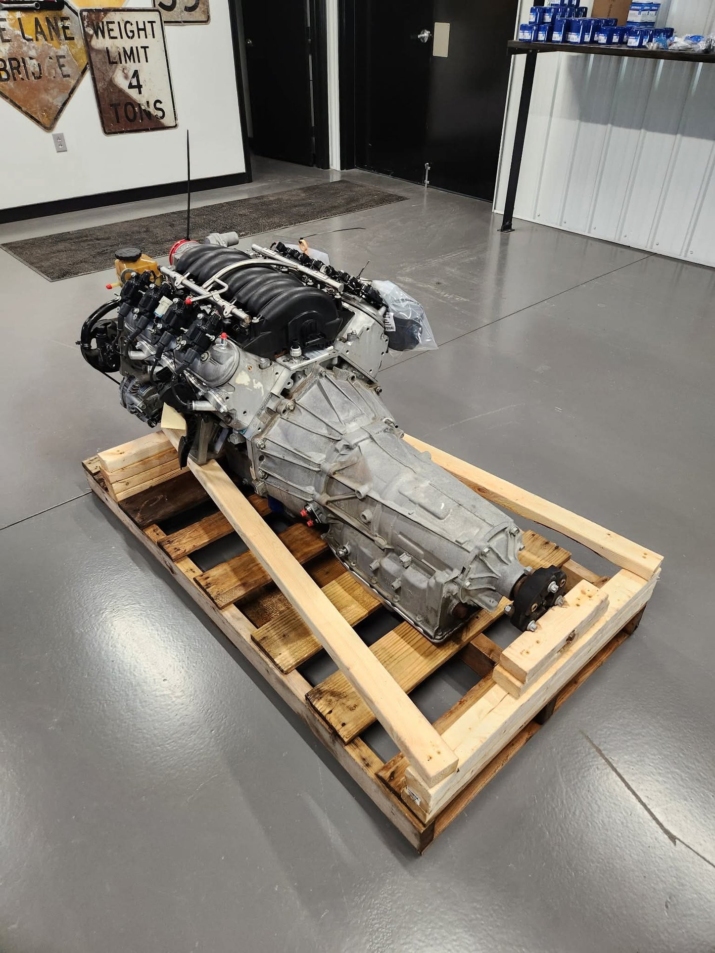 6.0L L77 L76 LS2 Engine 6L80 Automatic Transmission Drivetrain Pullout DOD Deleted