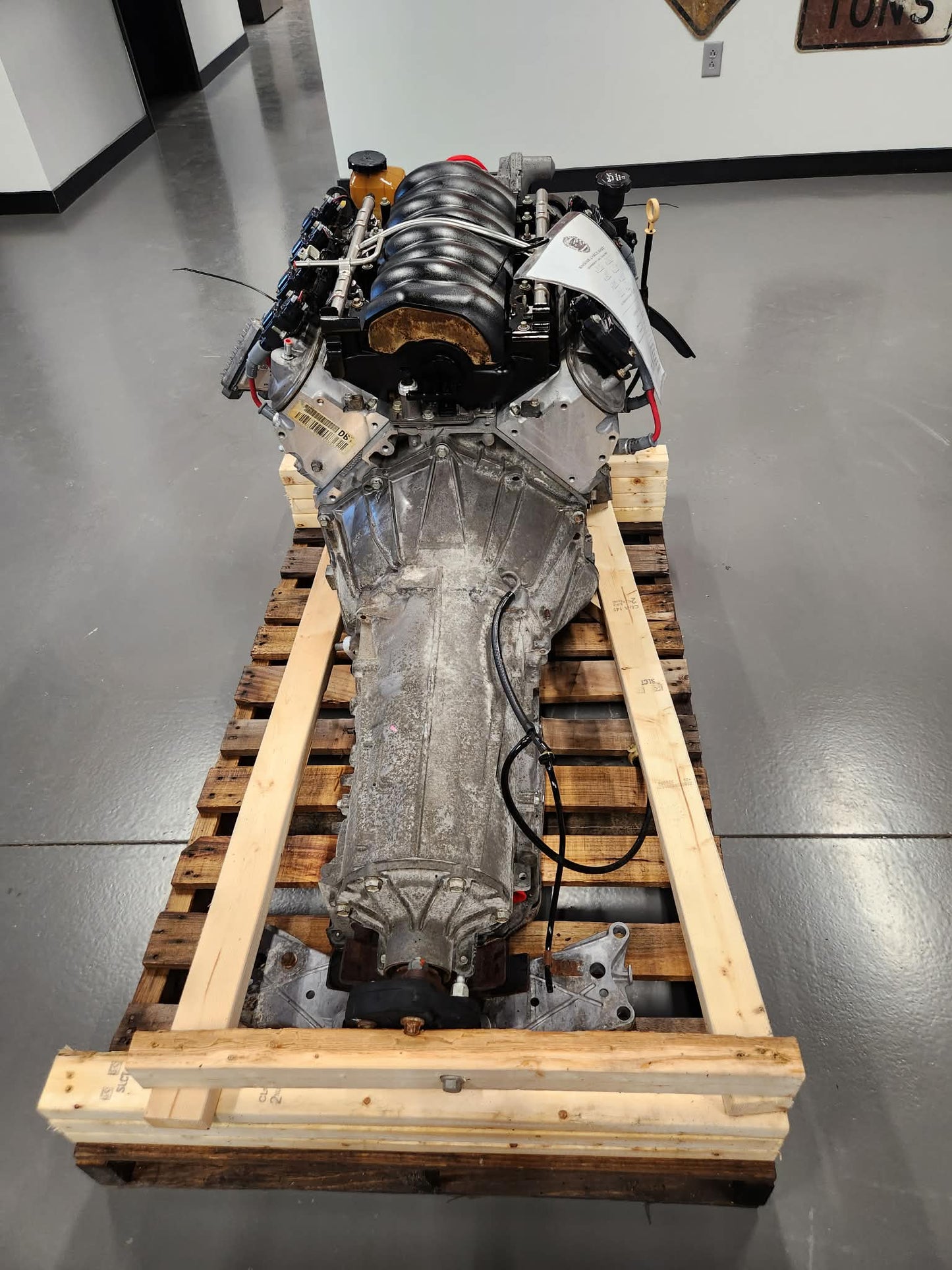 6.0L L76 LS2 Engine 6L80 Automatic Transmission Drivetrain Pullout