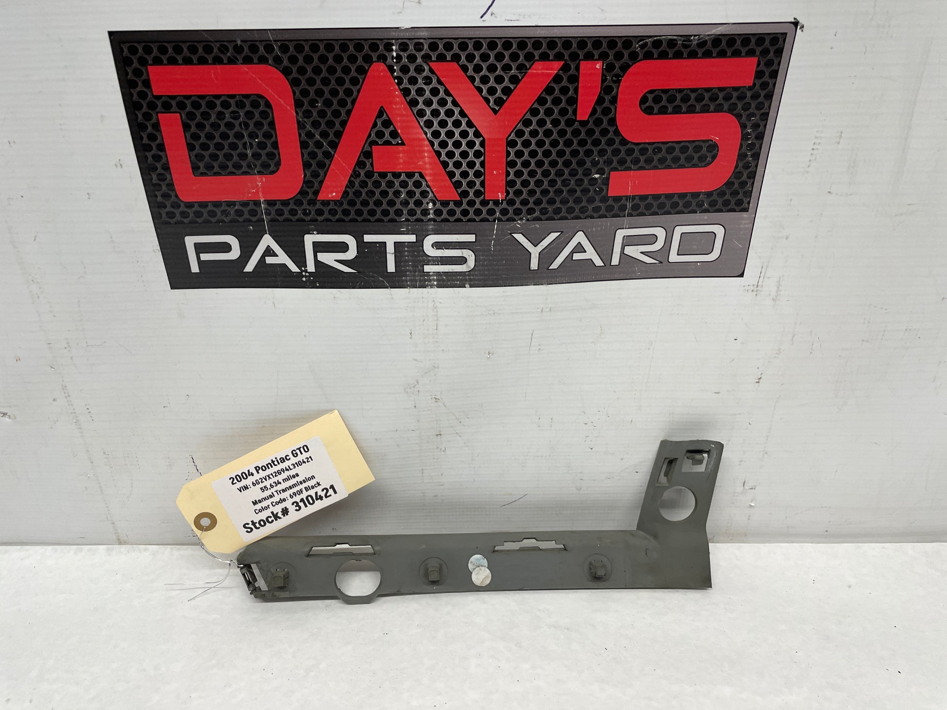 2004 Pontiac GTO LH Driver Front Bumper Fender Brackets Guide OEM - Day's Parts Yard