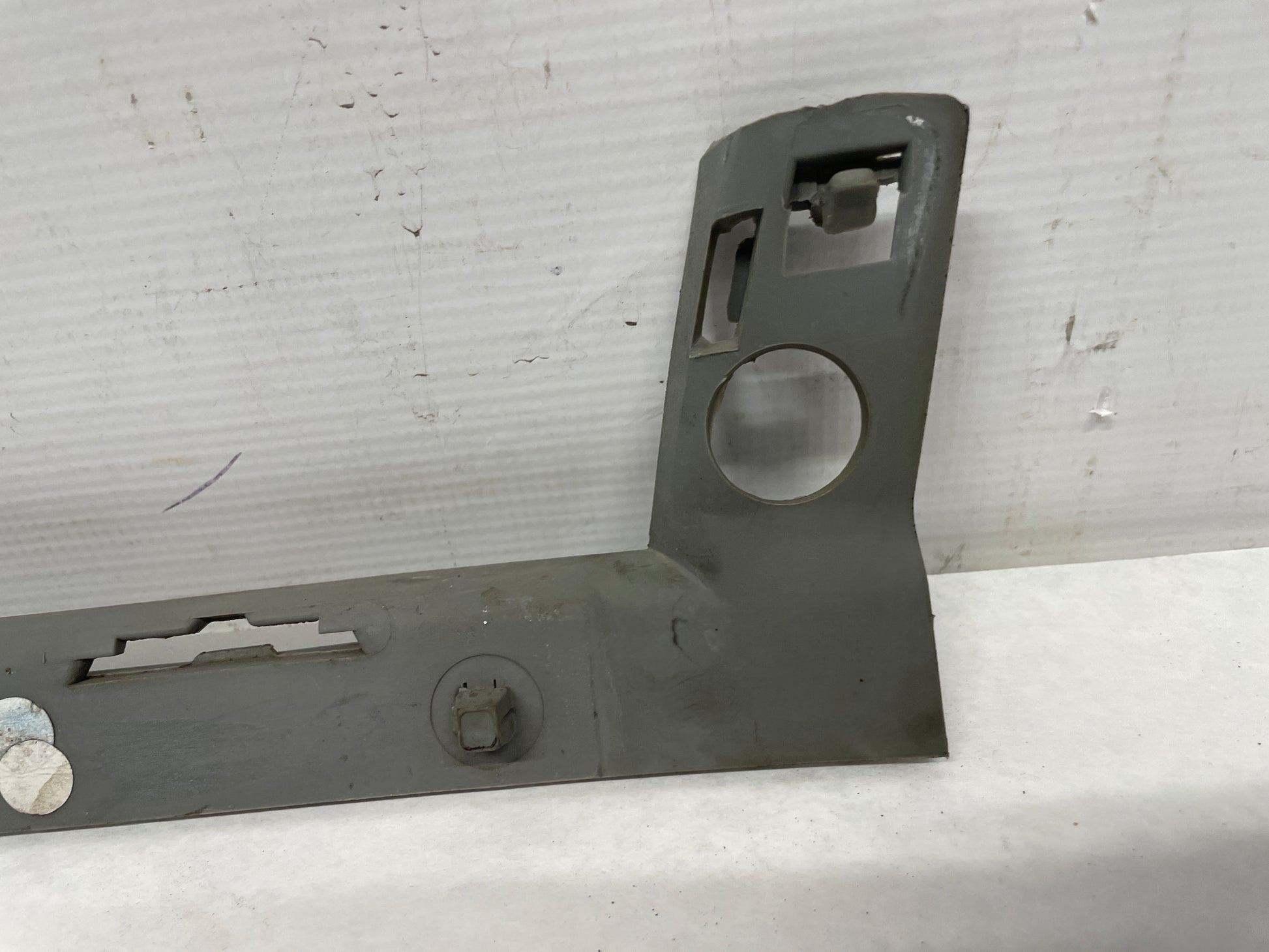 2004 Pontiac GTO LH Driver Front Bumper Fender Brackets Guide OEM - Day's Parts Yard