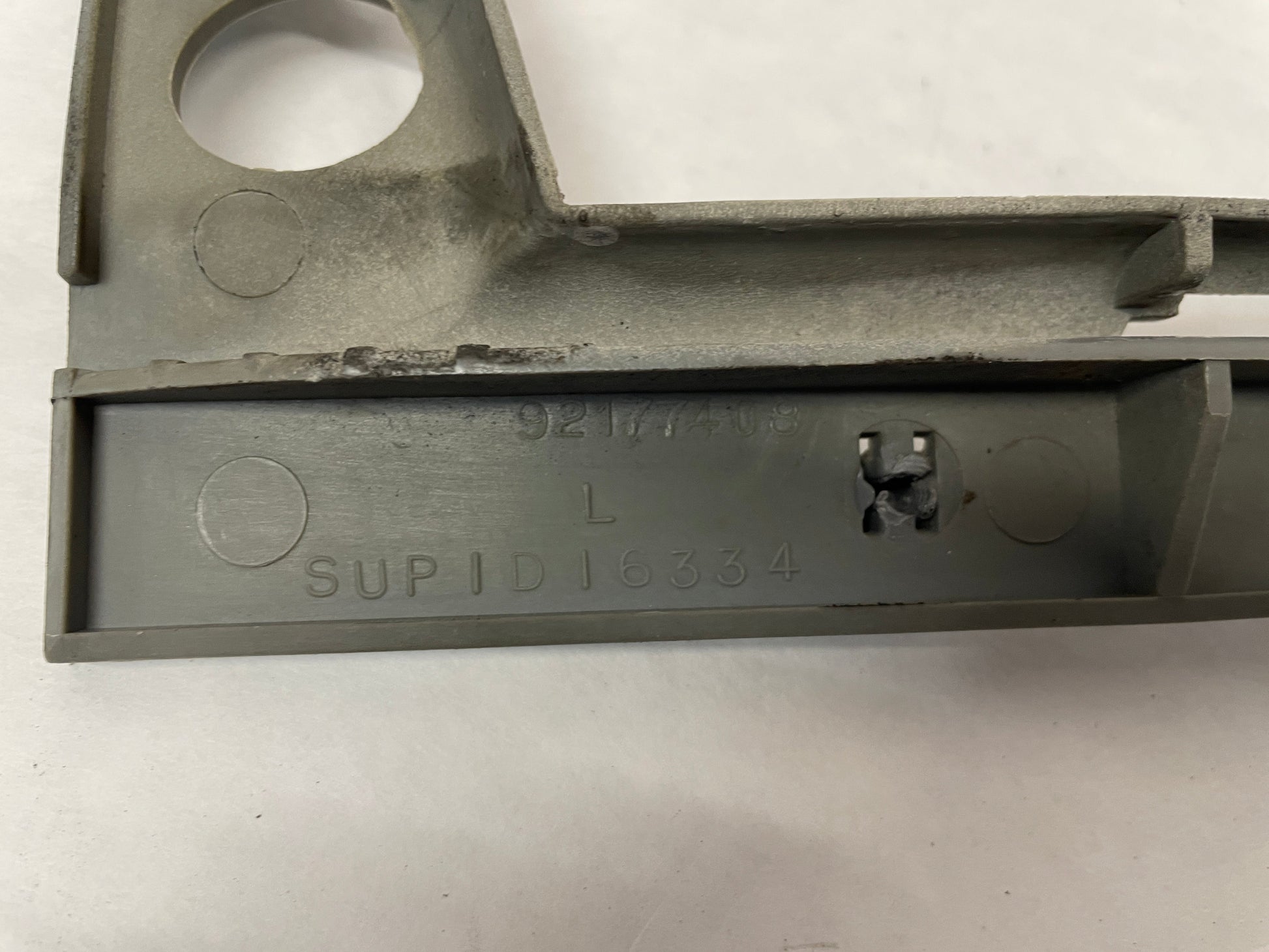 2004 Pontiac GTO LH Driver Front Bumper Fender Brackets Guide OEM - Day's Parts Yard