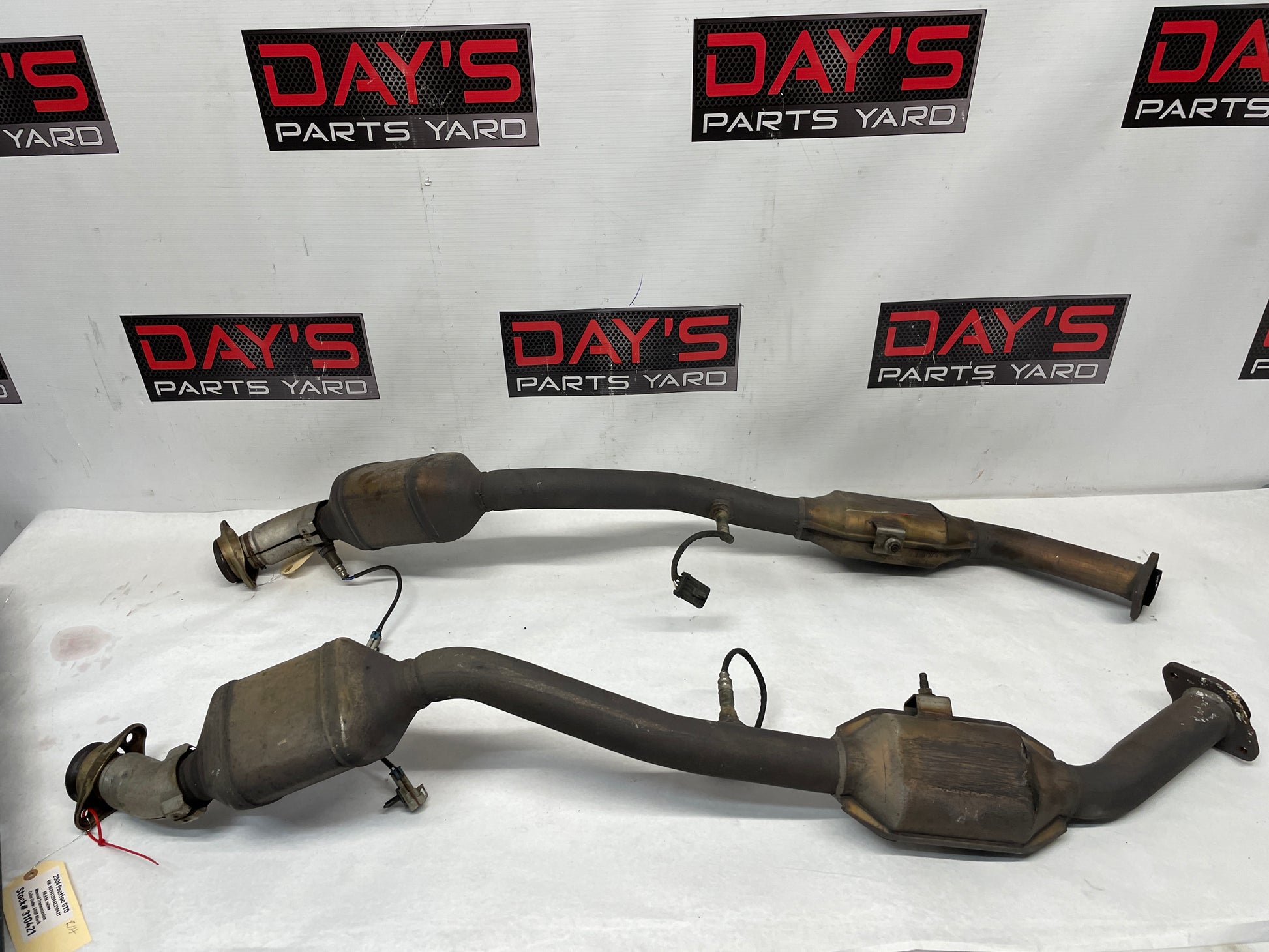2004 Pontiac GTO RH & LH Exhaust Catalytic Converters Manifold Pipes - Day's Parts Yard