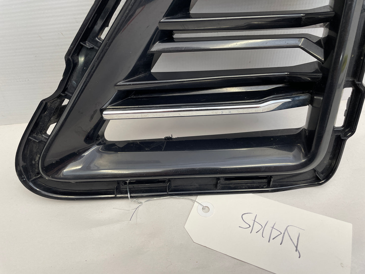 2018 Chevy Camaro SS RH Passenger Front Scoop Cooling Vent OEM