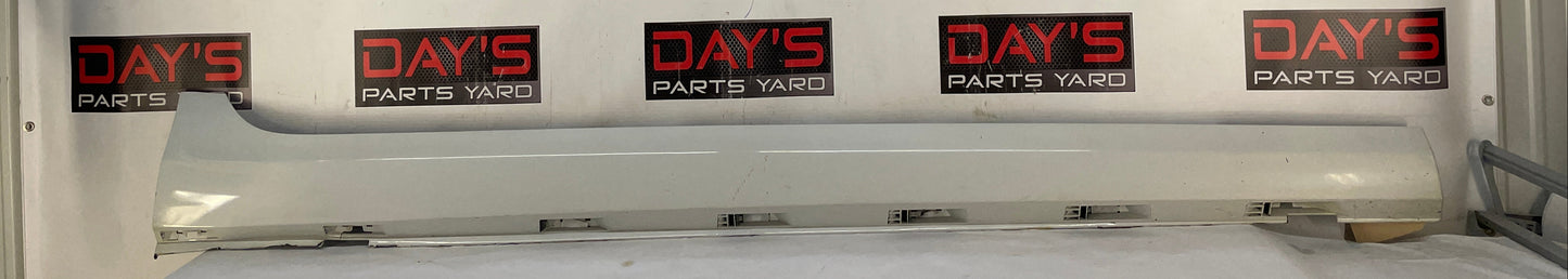 2013 Chevy Caprice PPV RH Passenger Rocker Molding Side Skirt Panel Trim Molding OEM - Day's Parts Yard