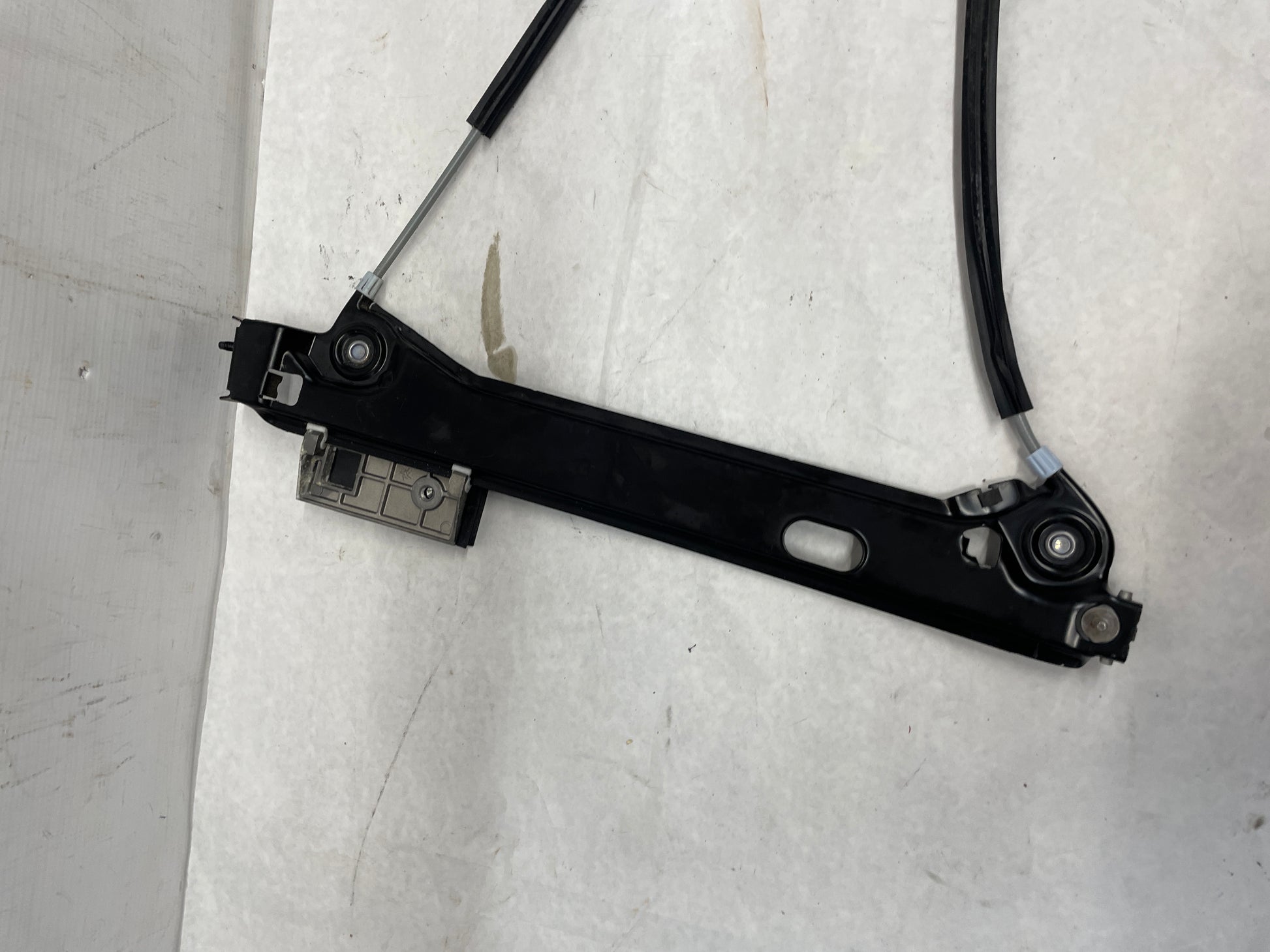 2013 Chevy Camaro ZL1 RH Passenger Front Window Regulator w/ Motor OEM - Day's Parts Yard