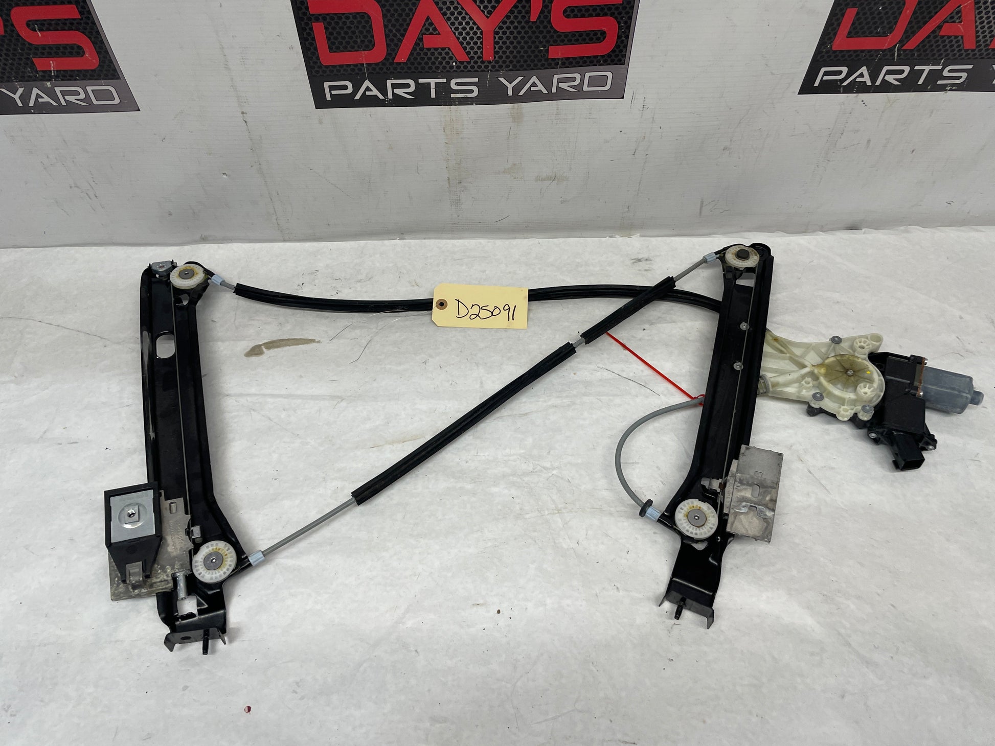 2013 Chevy Camaro ZL1 RH Passenger Front Window Regulator w/ Motor OEM - Day's Parts Yard