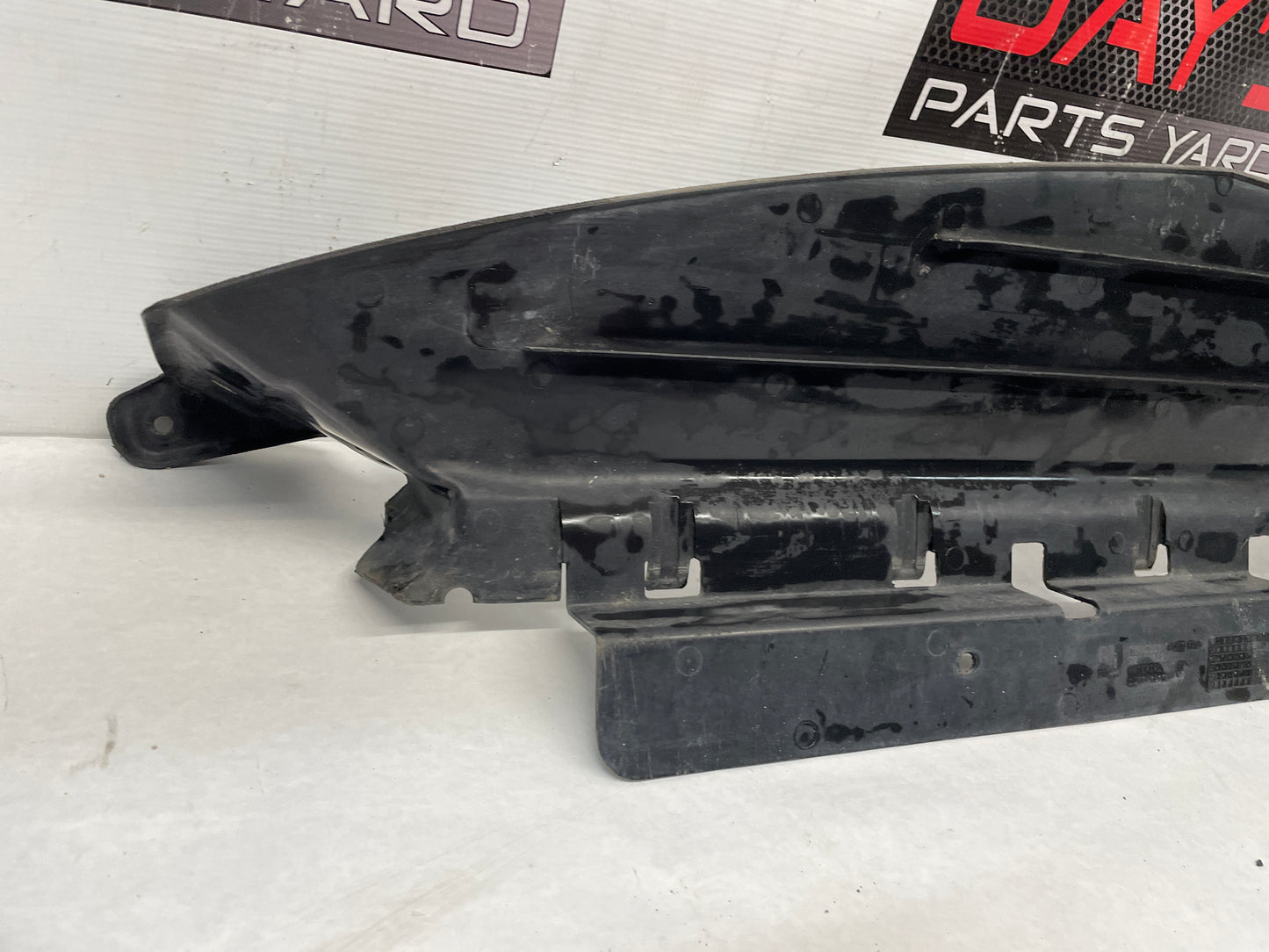 2004 Pontiac GTO Radiator Air Inlet Lower Duct OEM - Day's Parts Yard