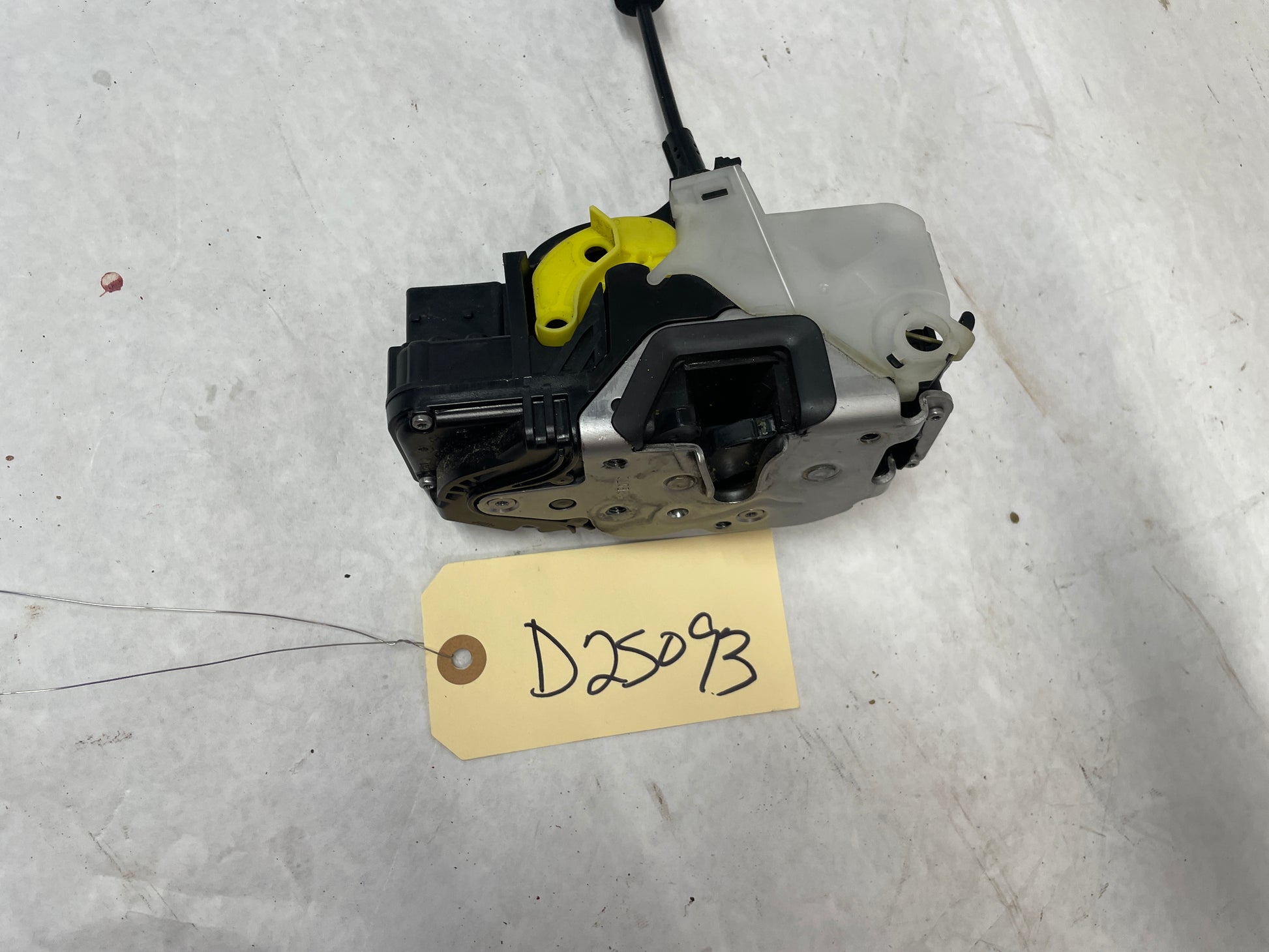 2013 Chevy Camaro ZL1 LH Driver Door Lock Latch Actuator OEM - Day's Parts Yard