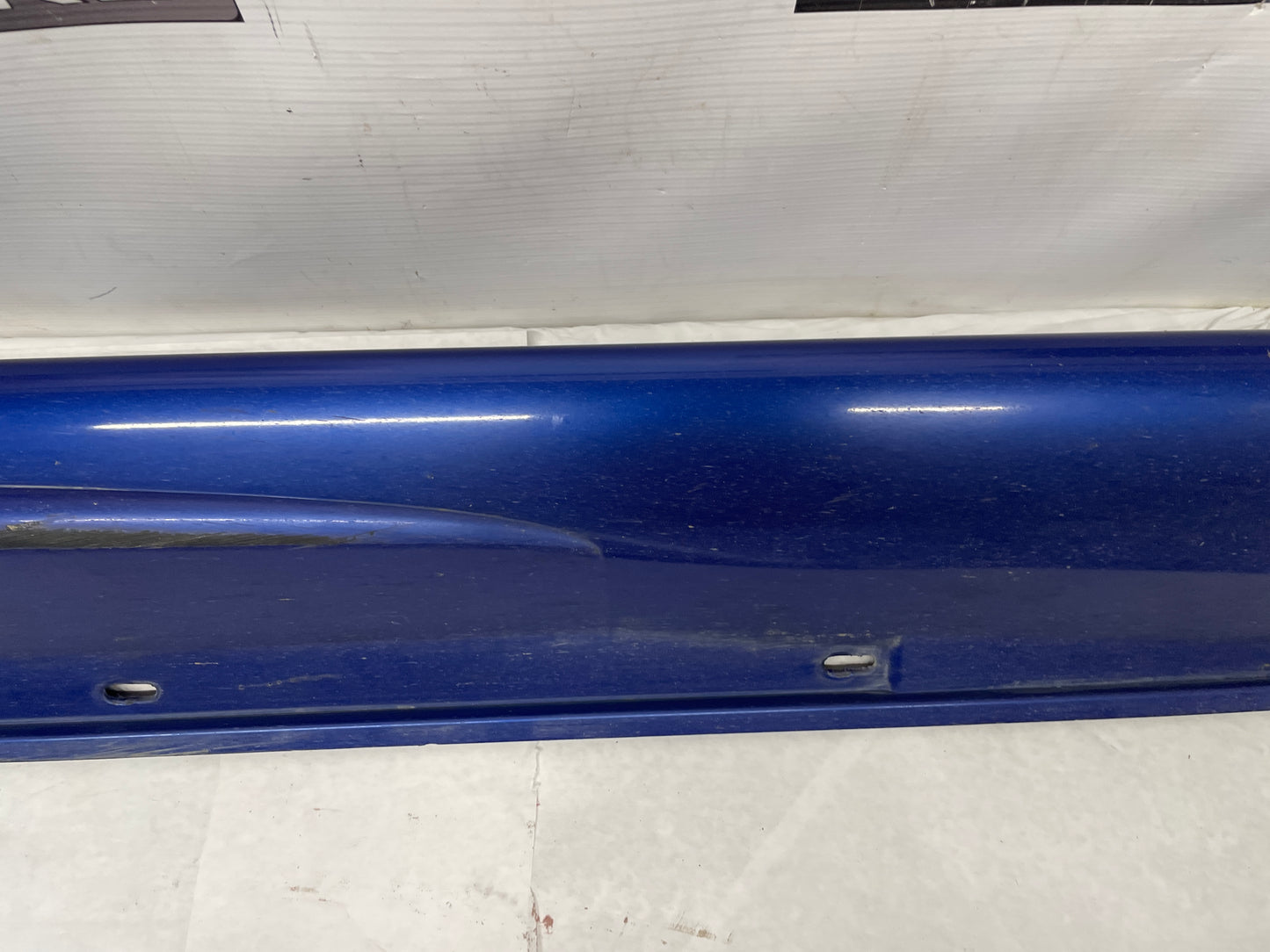 2005 Pontiac GTO RH Passenger Rocker Molding Side Skirt Panel Trim OEM - Day's Parts Yard
