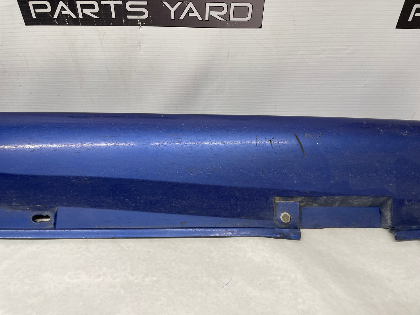 2005 Pontiac GTO RH Passenger Rocker Molding Side Skirt Panel Trim OEM - Day's Parts Yard