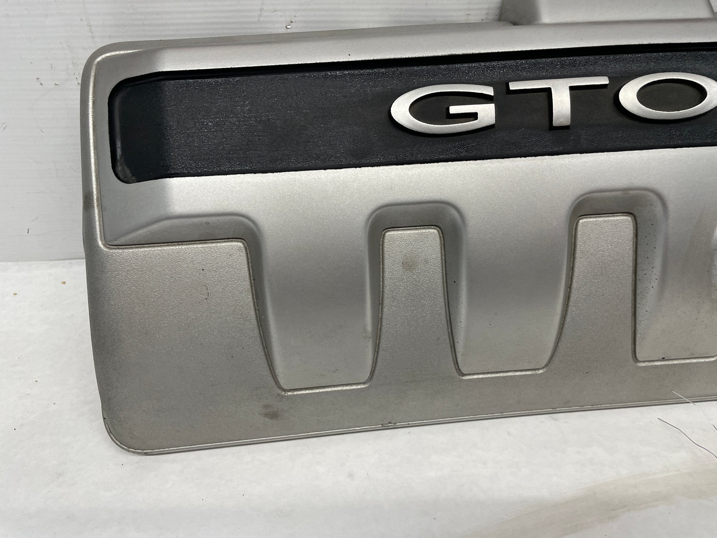 2004 Pontiac GTO RH & LH Engine Motor Intake Manifold Coil Covers Set OEM - Day's Parts Yard