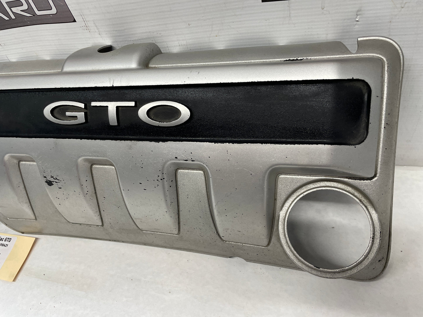 2004 Pontiac GTO RH & LH Engine Motor Intake Manifold Coil Covers Set OEM - Day's Parts Yard