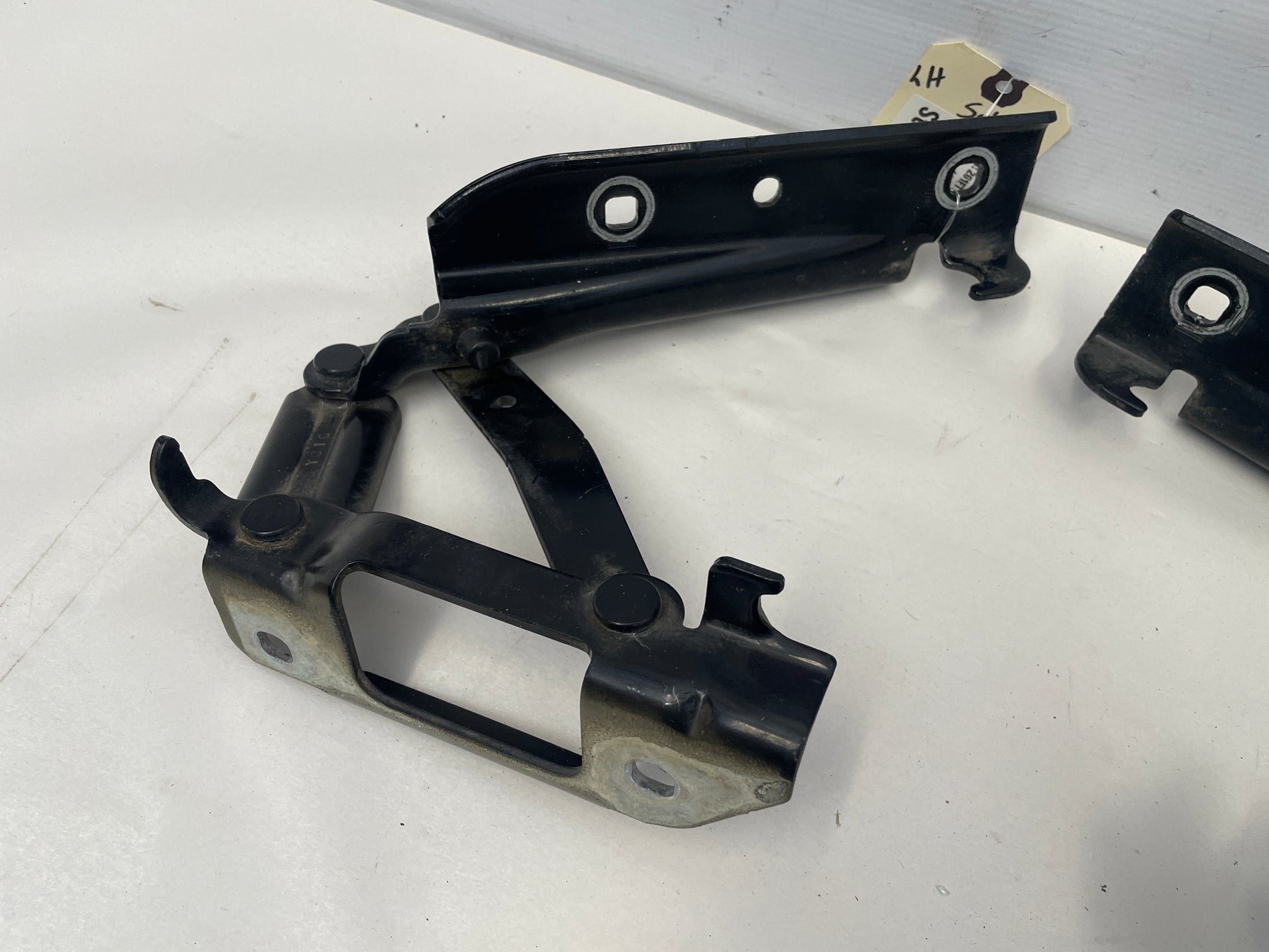 2010 Chevy Camaro SS RH & LH Hood Hinges OEM - Day's Parts Yard